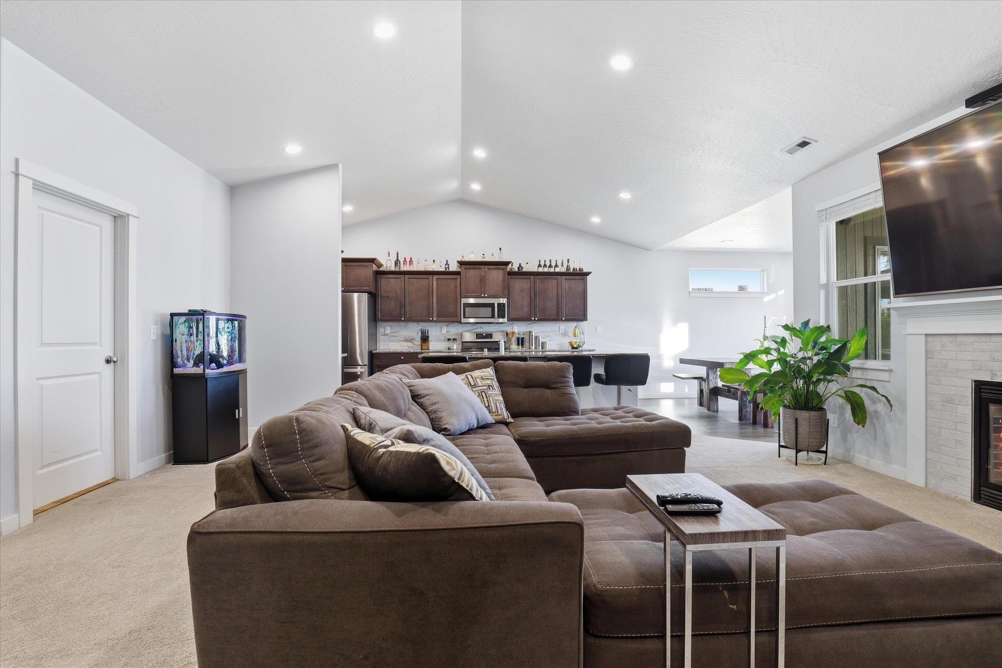 1502 E B St - Photo 7