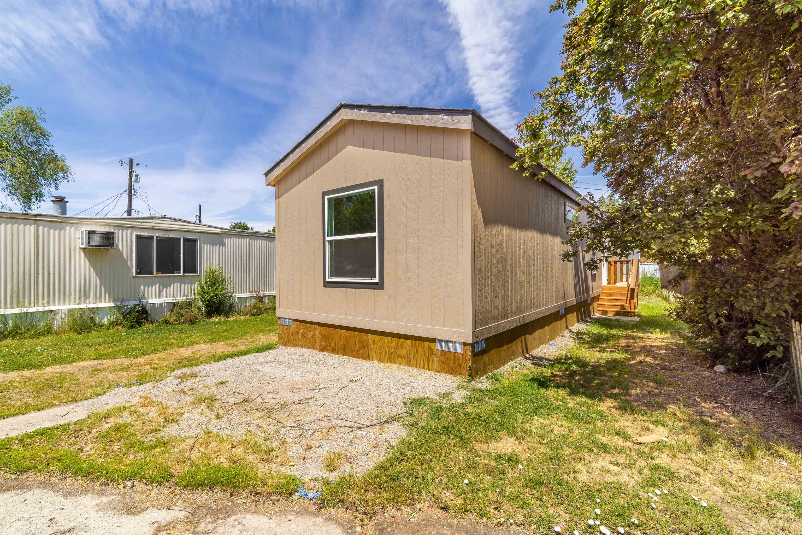11920 E Mansfield Ave - Photo 2