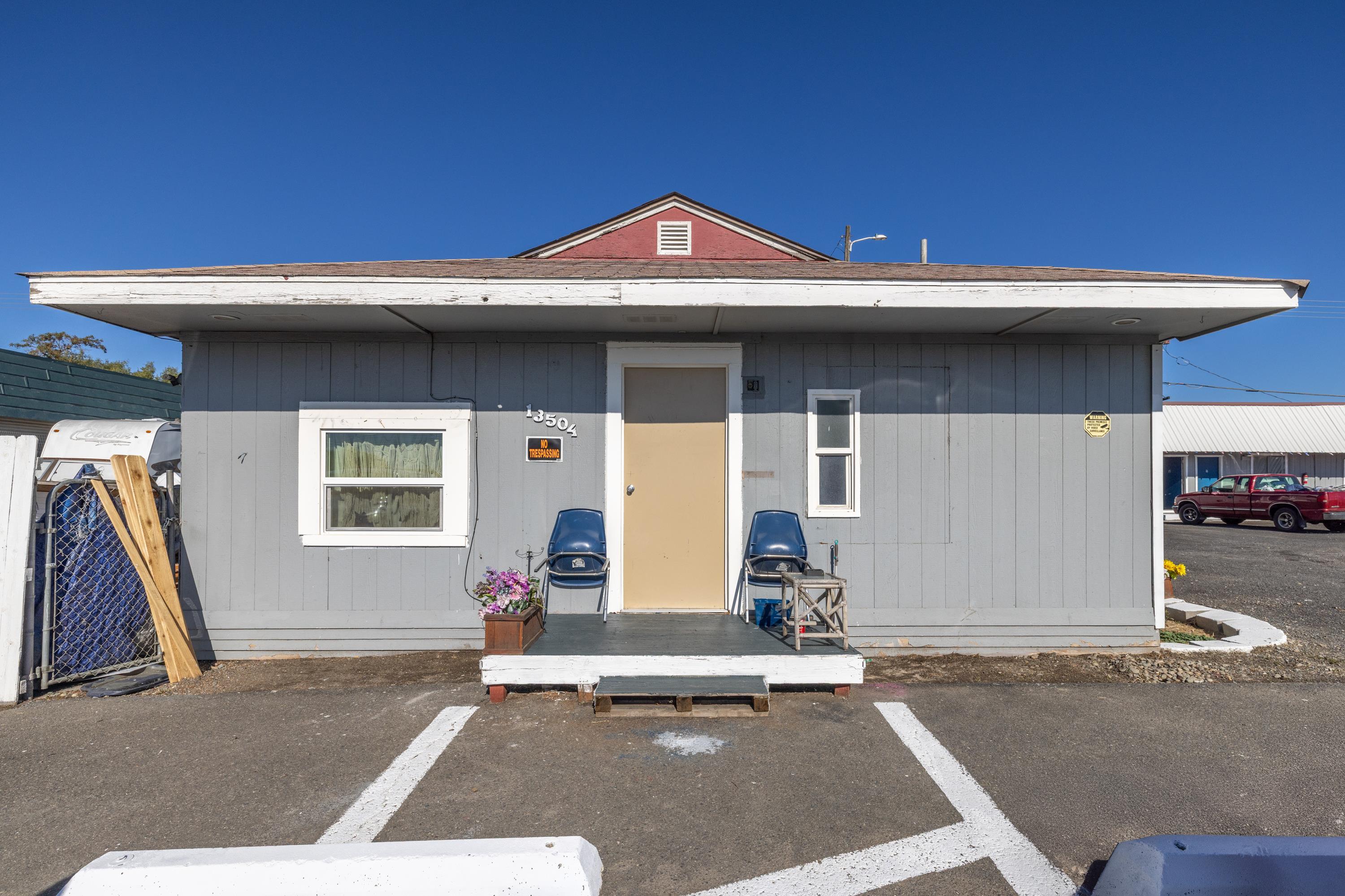 13504 W Sunset Hwy - Photo 2
