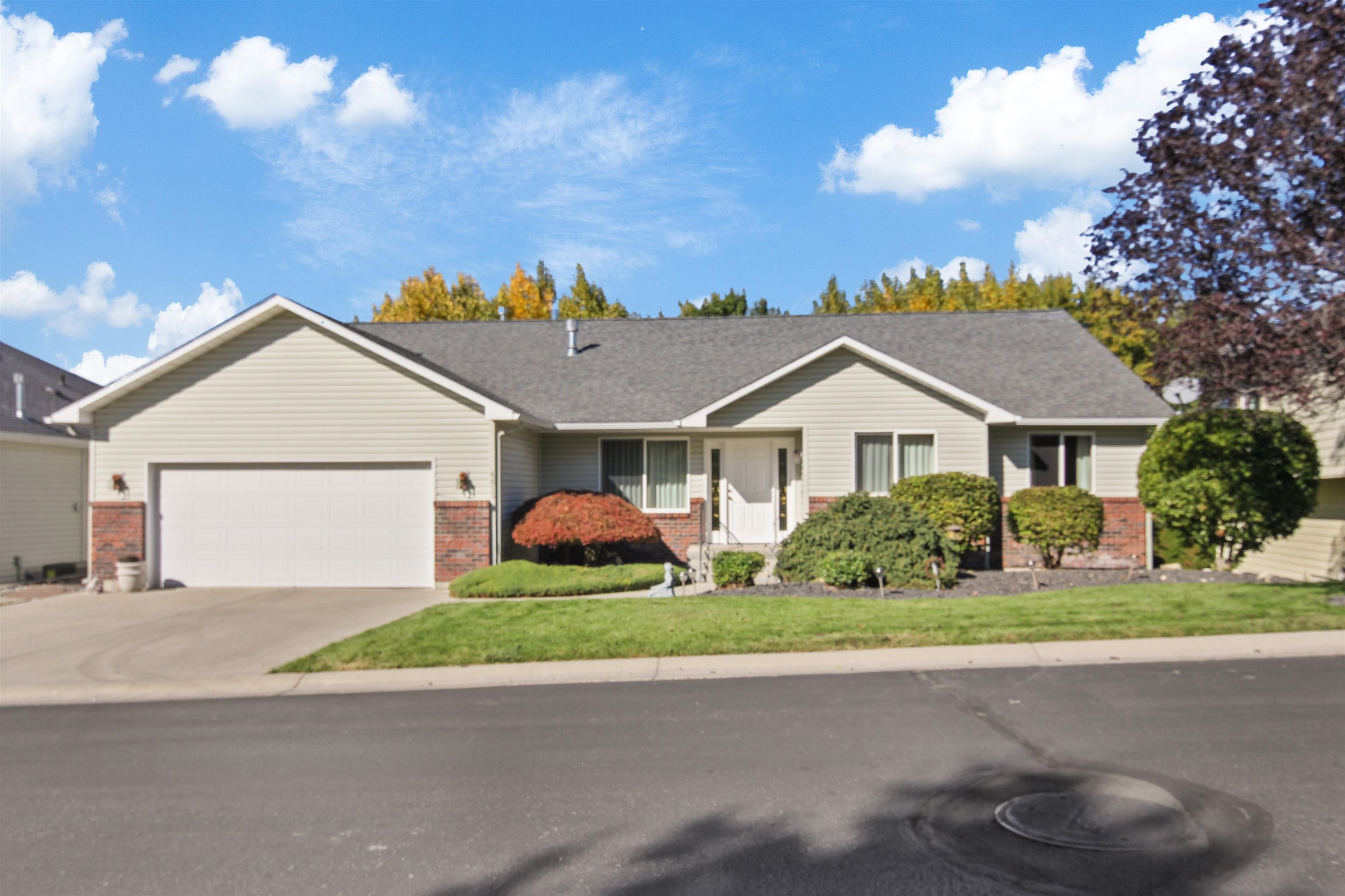 4413 E North Glenngrae Ln - Photo 1