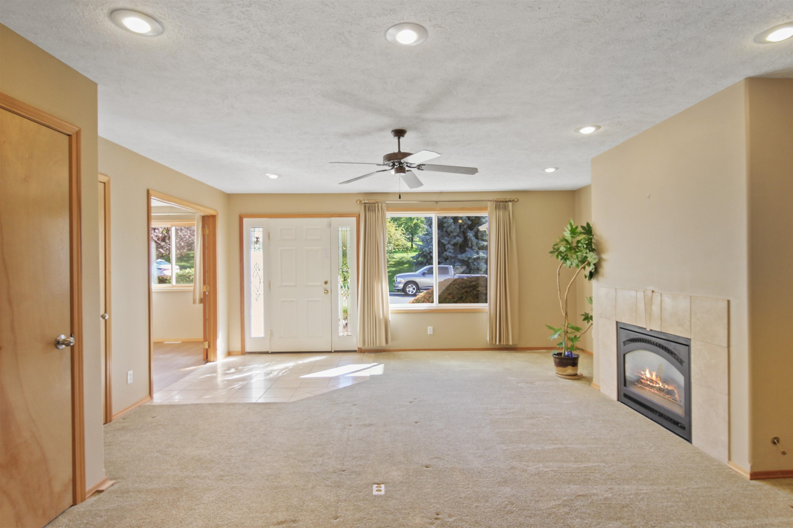 4413 E North Glenngrae Ln - Photo 2