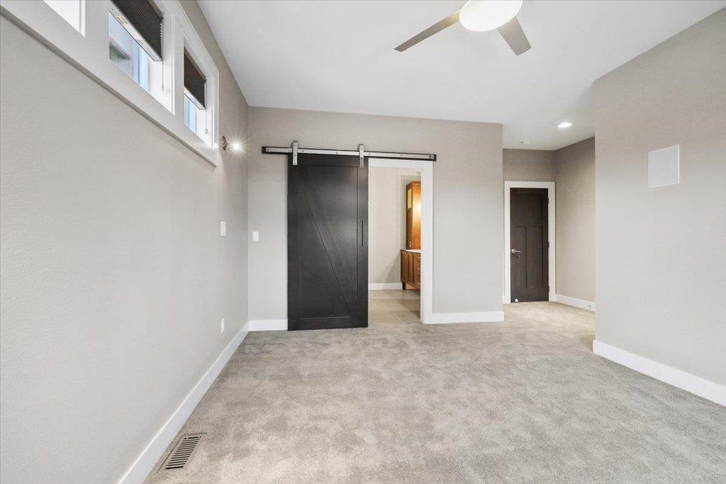 701 W Willapa Ave - Photo 16