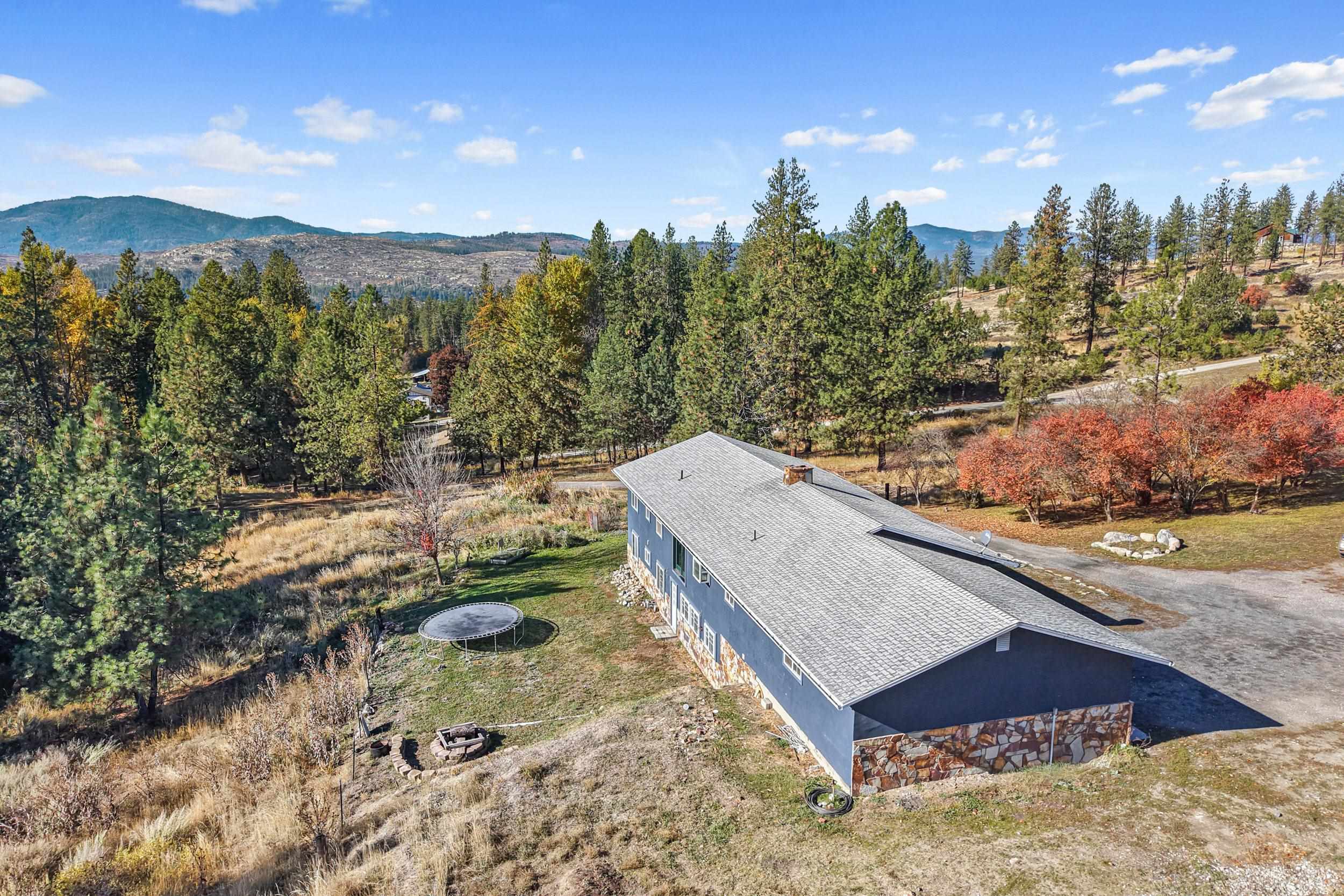 1071 Slide Creek Rd - Photo 2