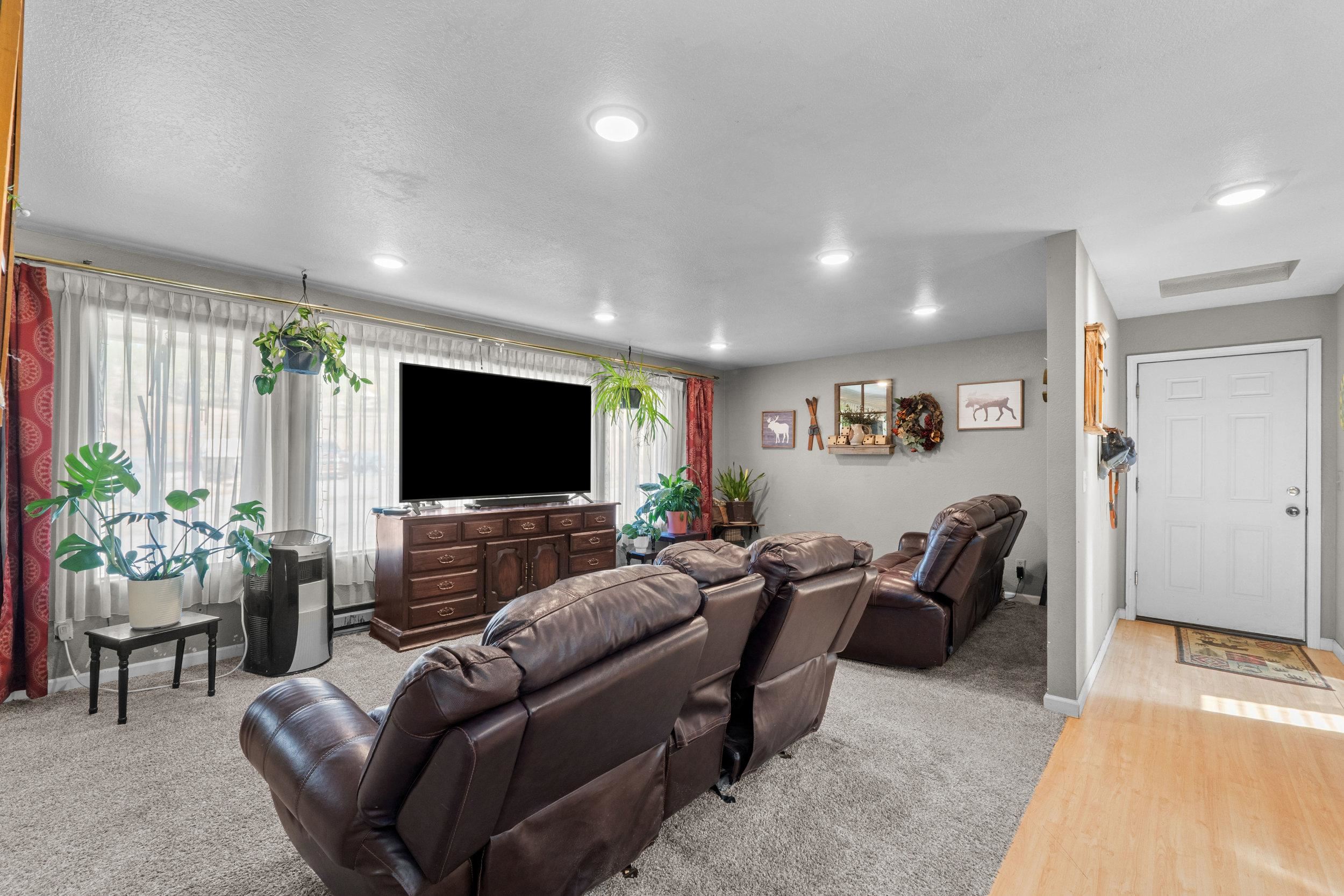 1071 Slide Creek Rd - Photo 12
