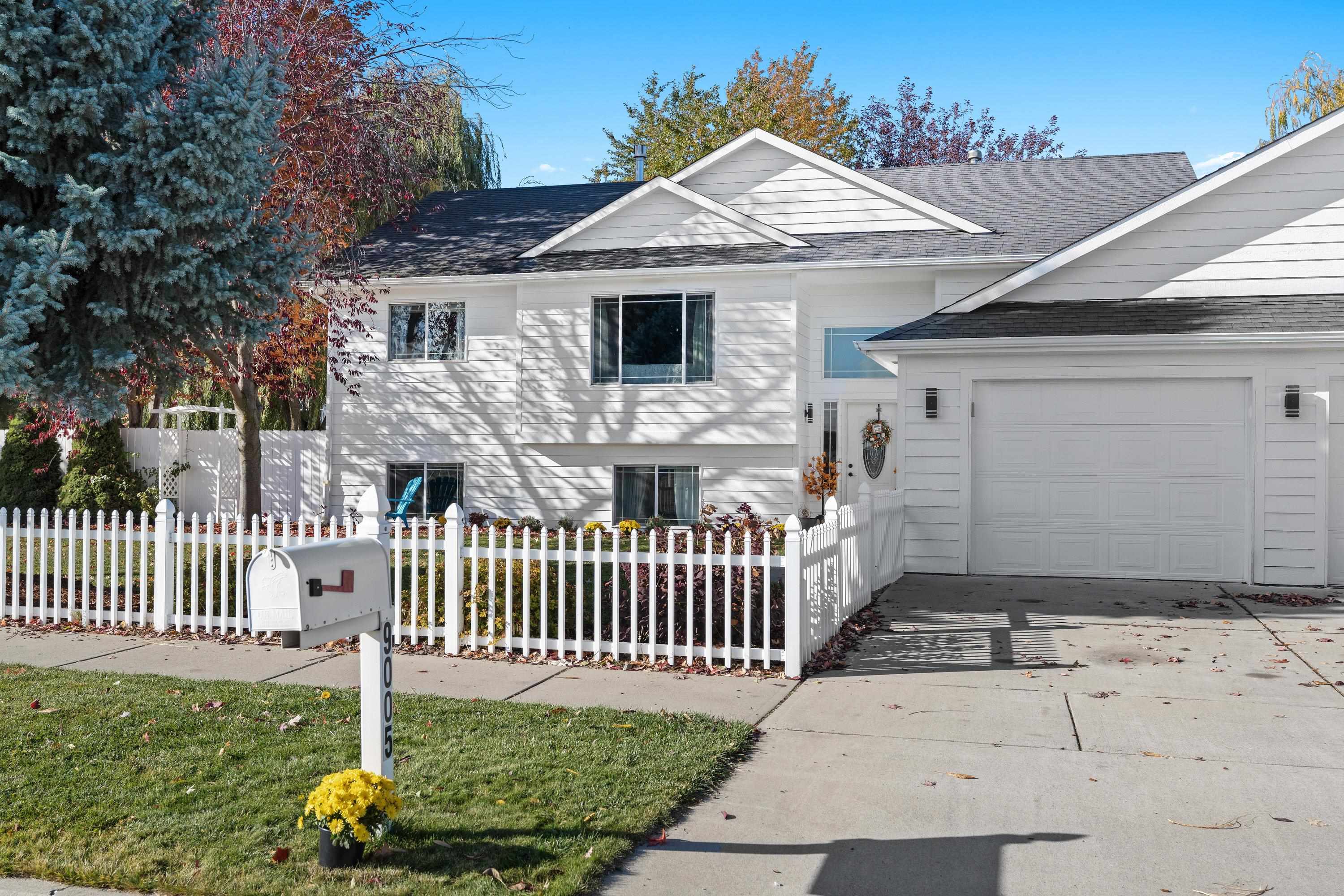 9005 N Dorset Rd - Photo 2