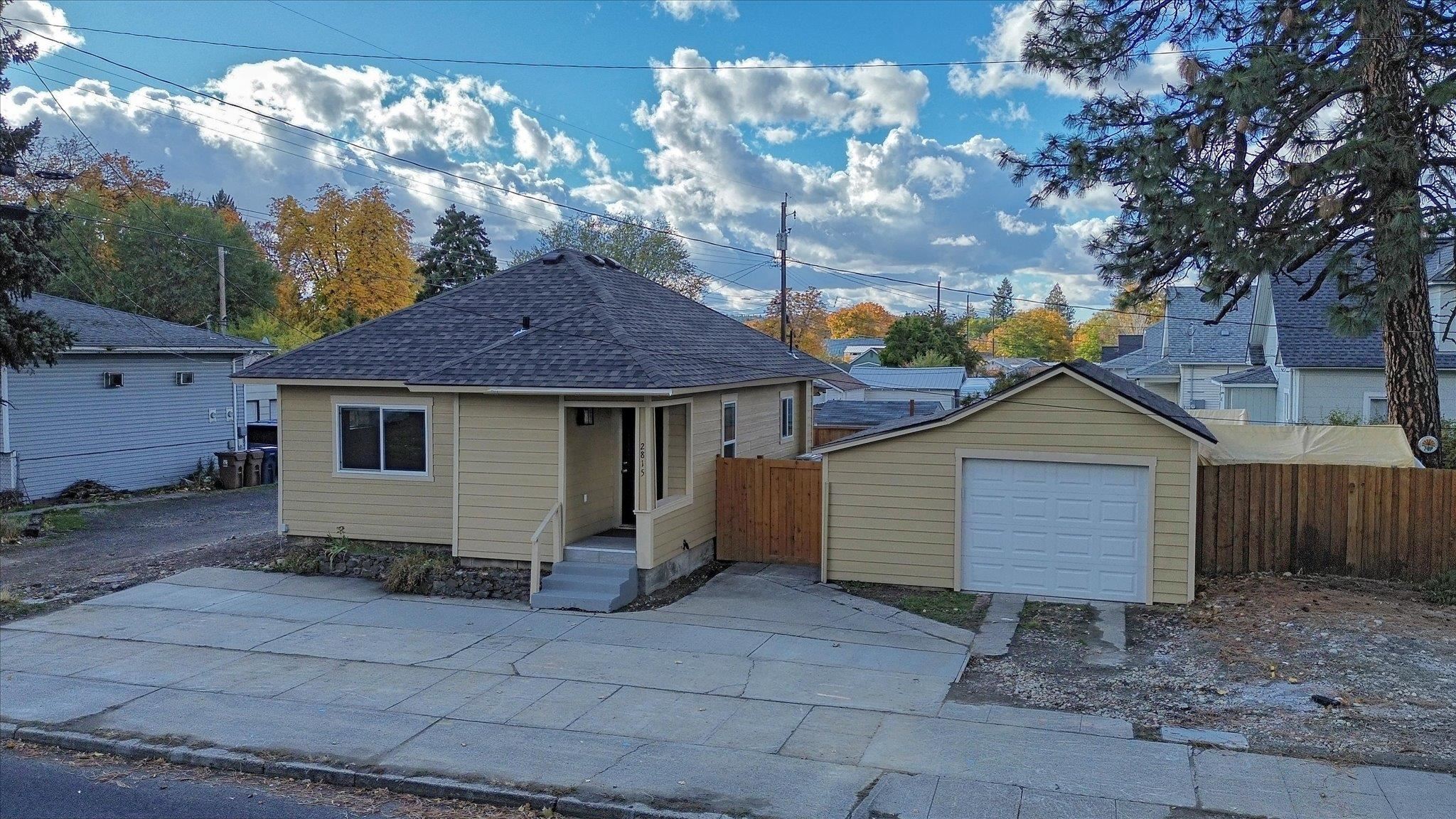 2815 N Ash St - Photo 1