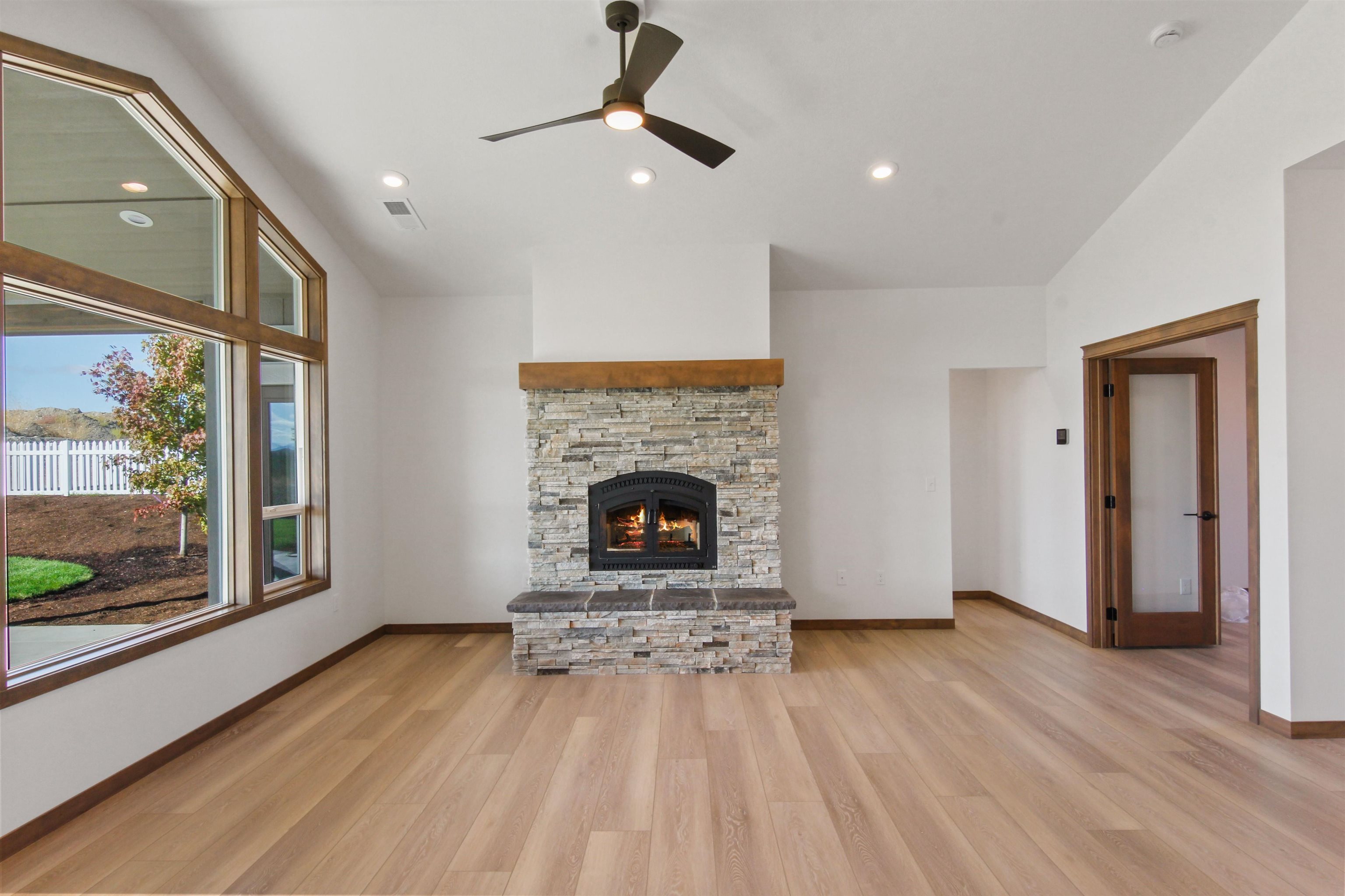 44 E Center Ln - Photo 4