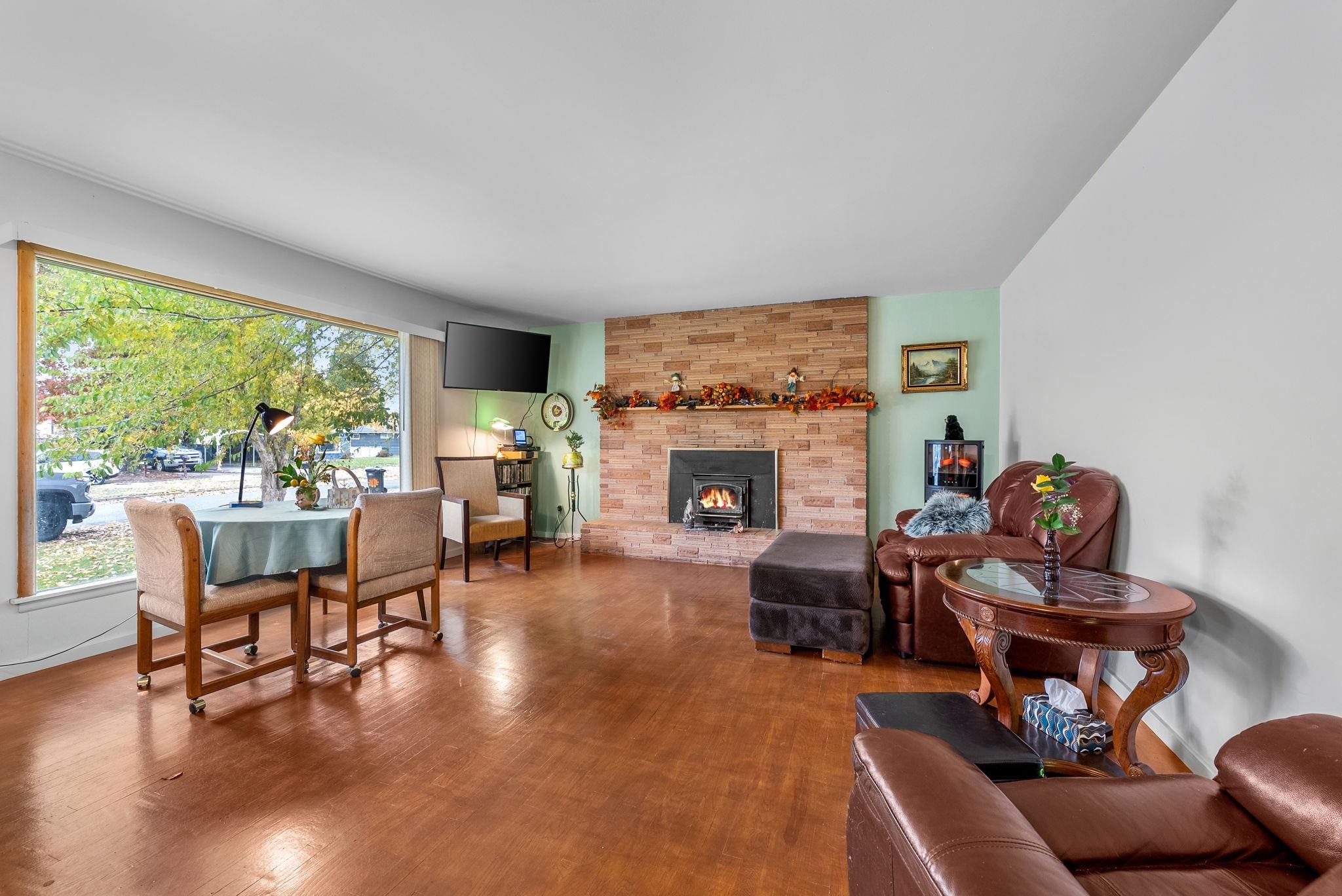 15118 E 1St Ave - Photo 2