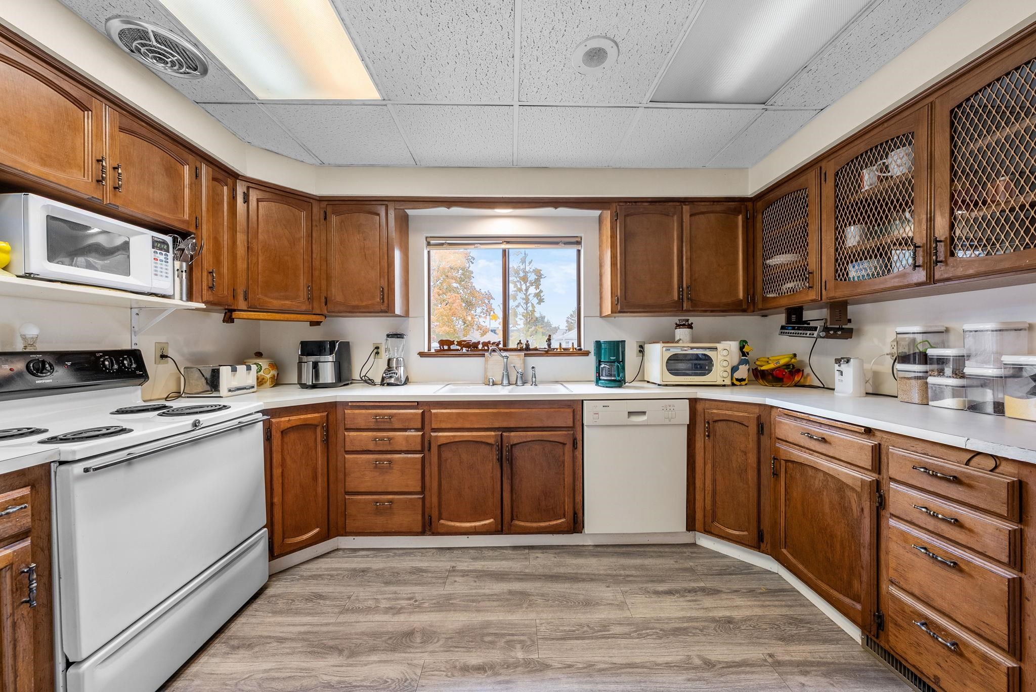 15118 E 1St Ave - Photo 5