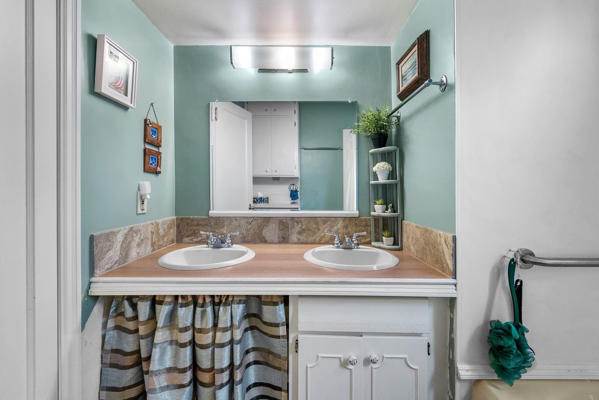 15118 E 1St Ave - Photo 10