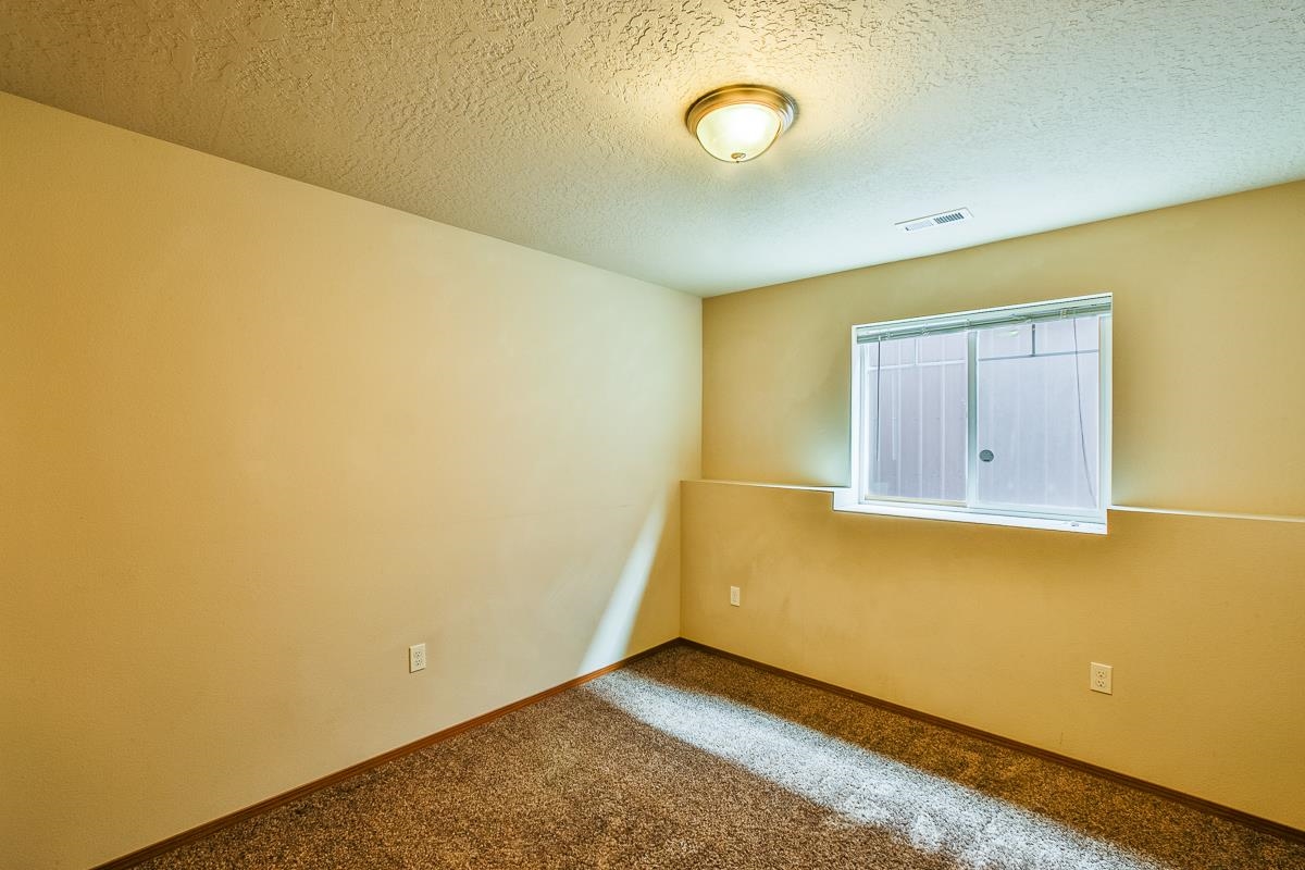 820 E Nora Ave - Photo 16