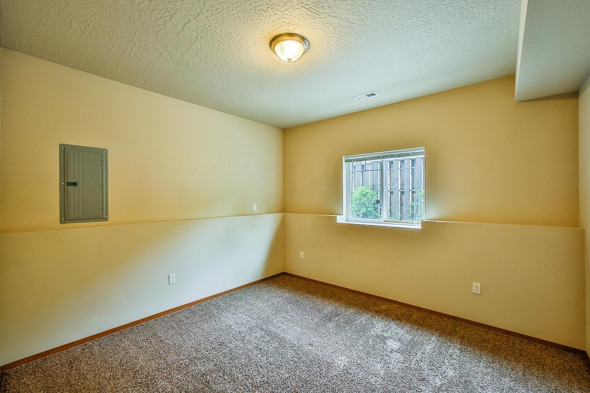 820 E Nora Ave - Photo 18