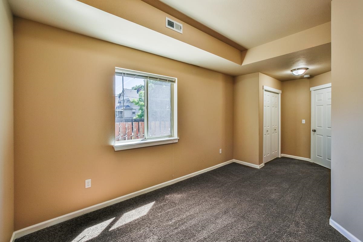 915 E Augusta Ave - Photo 11