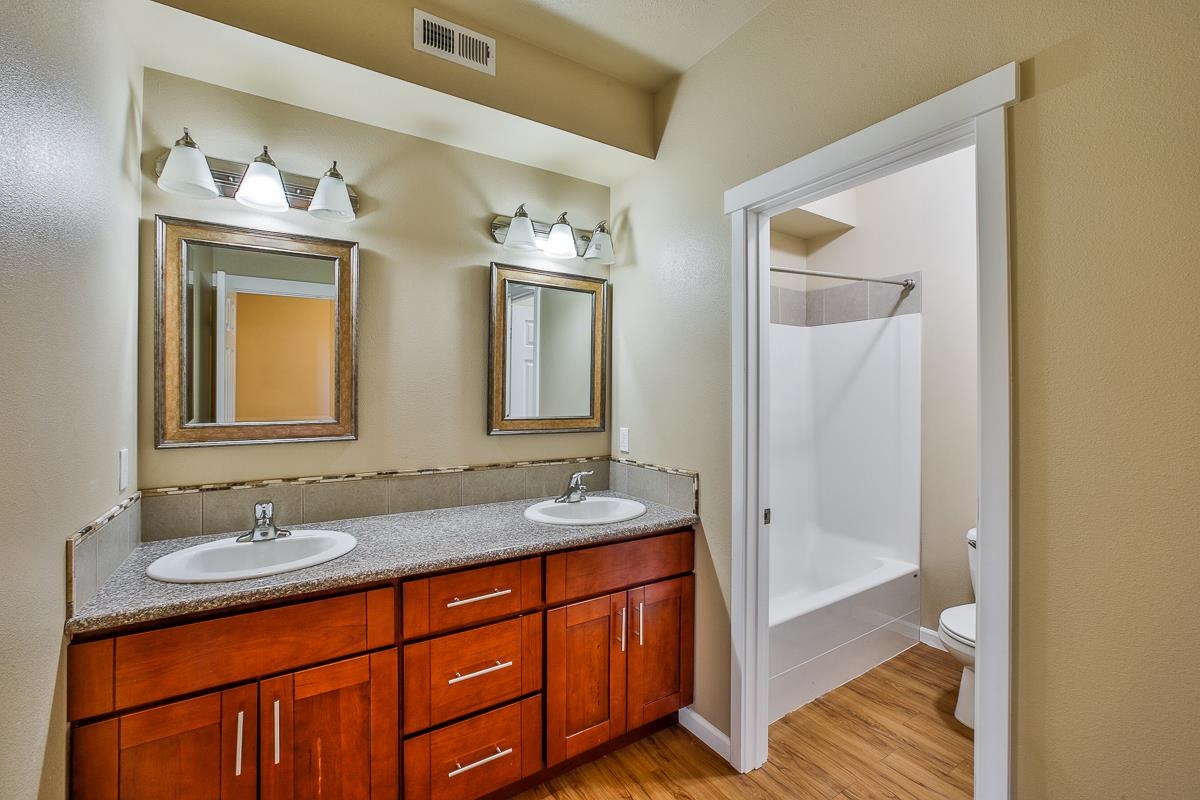 915 E Augusta Ave - Photo 14