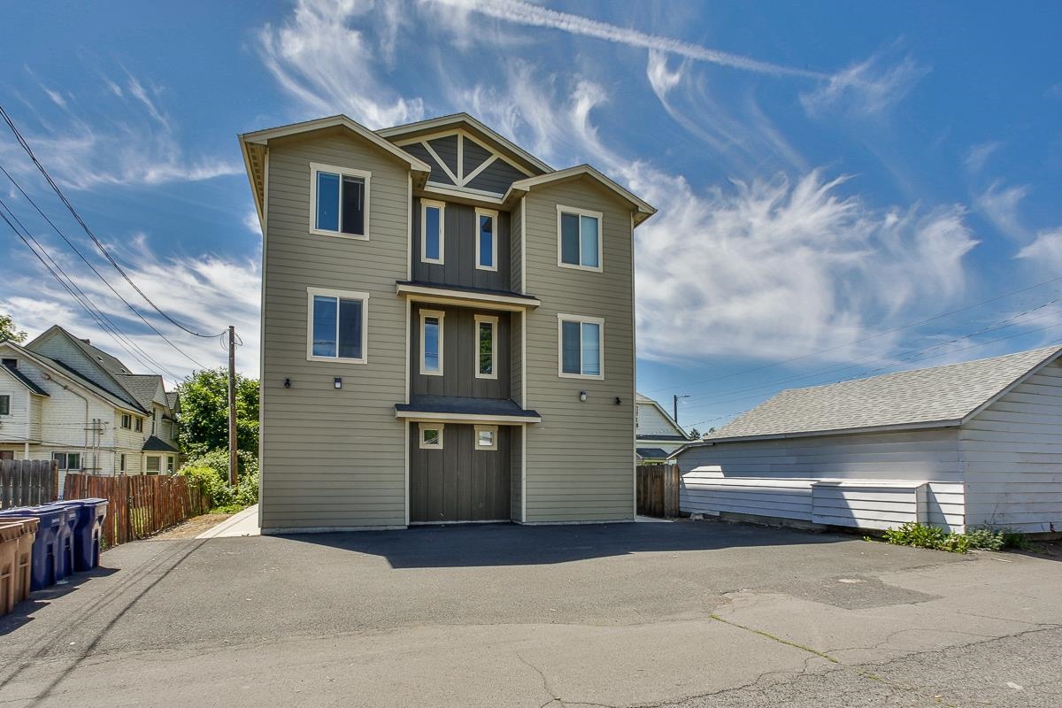 915 E Augusta Ave - Photo 3