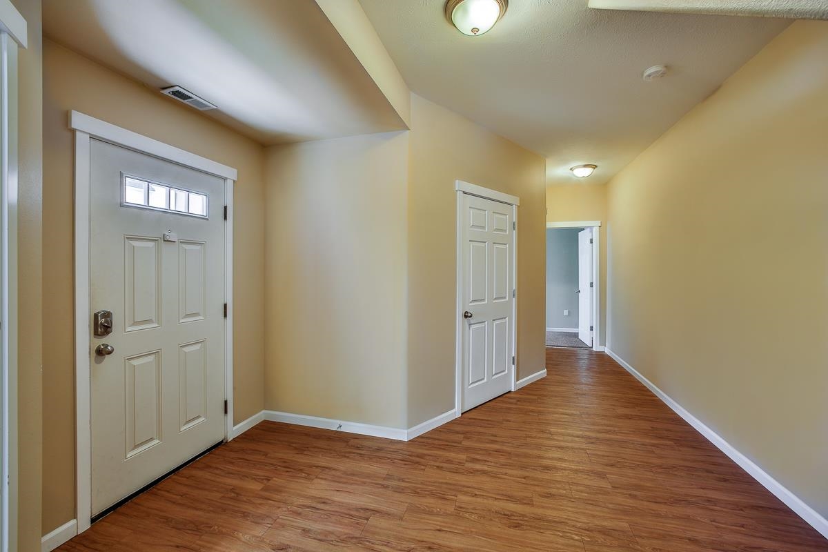 915 E Augusta Ave - Photo 4
