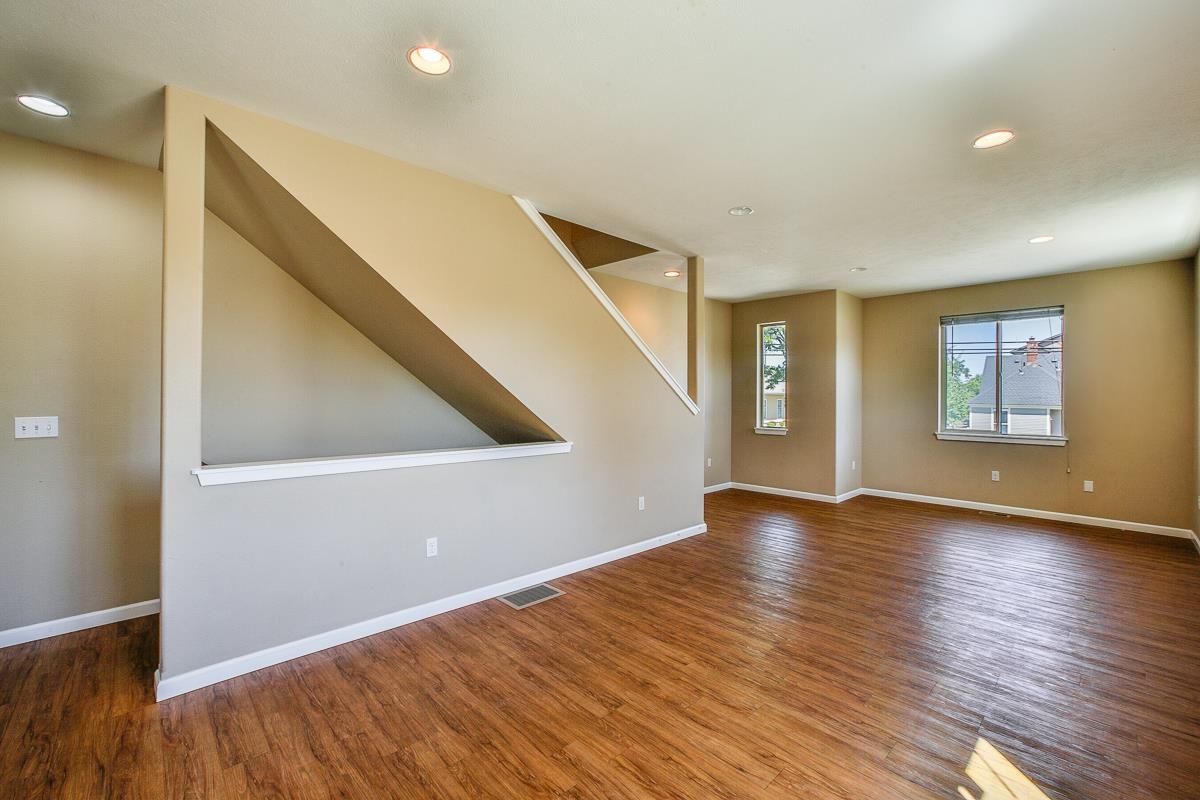 915 E Augusta Ave - Photo 5