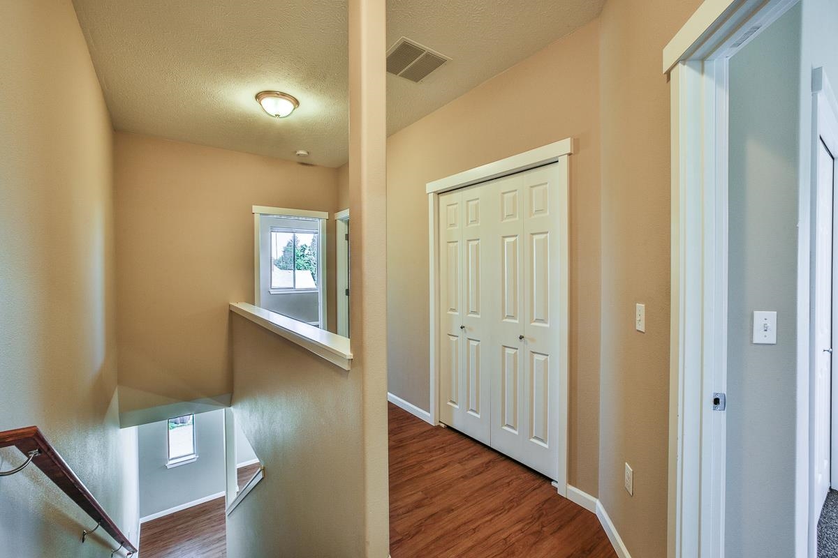 915 E Augusta Ave - Photo 6