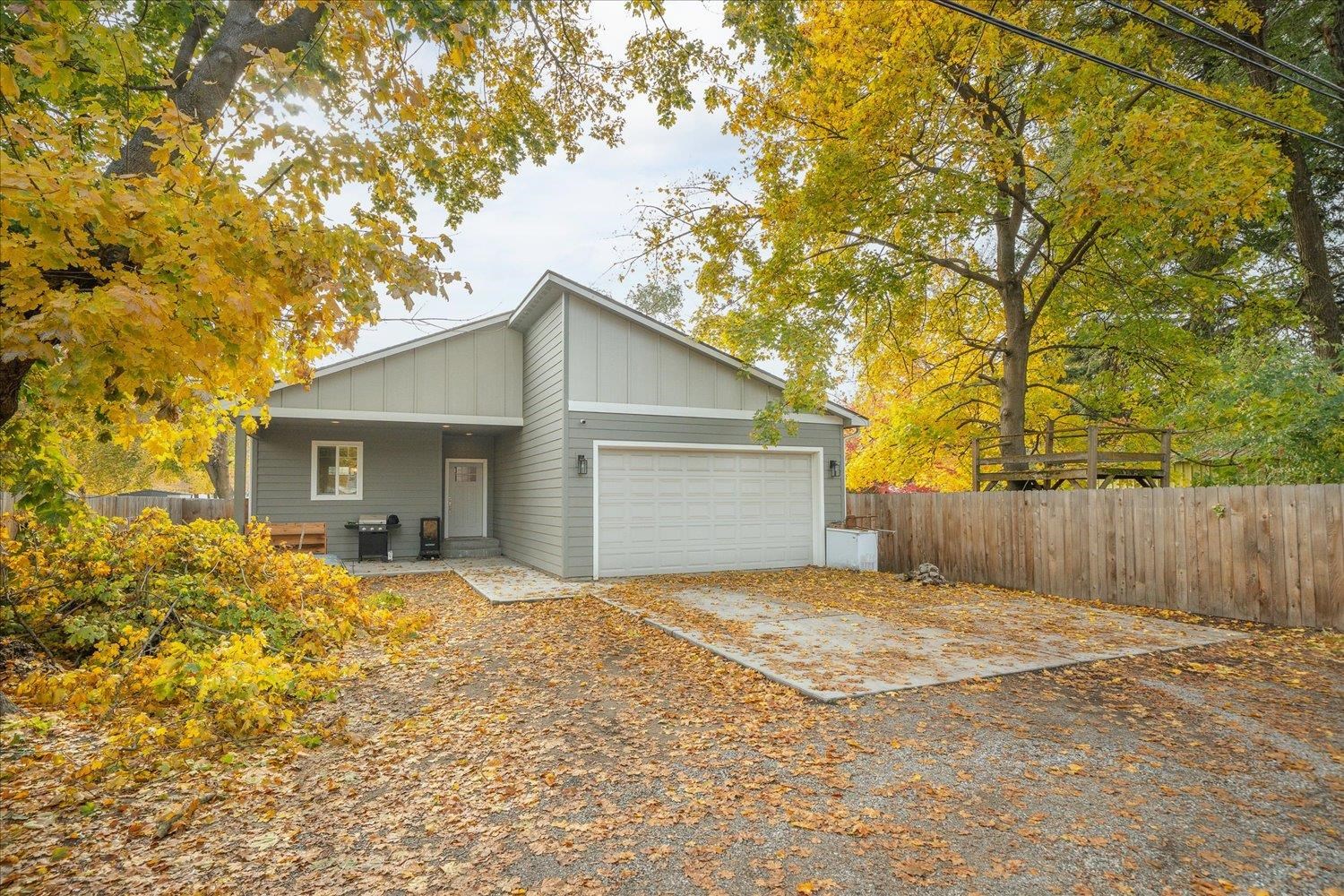 3723 E Hartson Ave - Photo 2