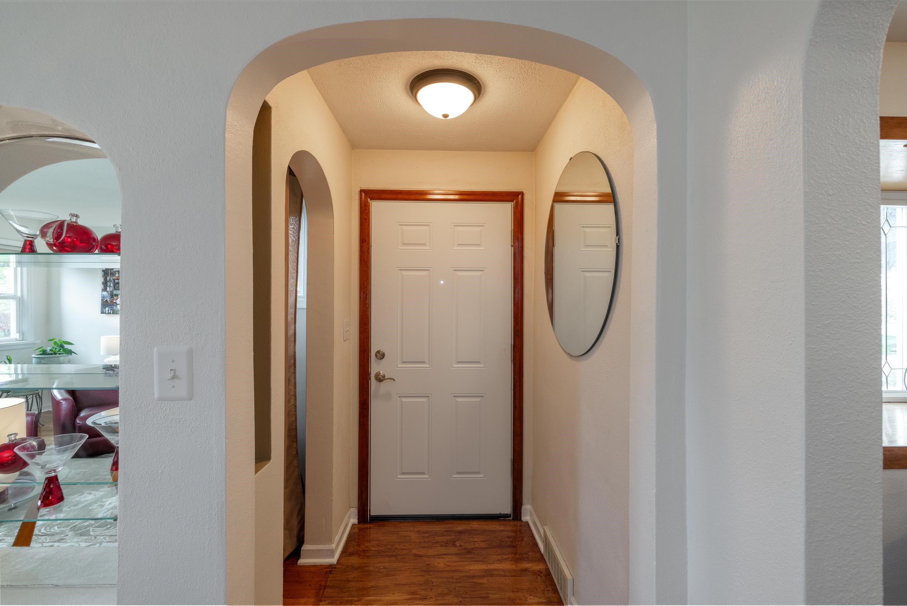 7009 E Fairview Ave - Photo 2