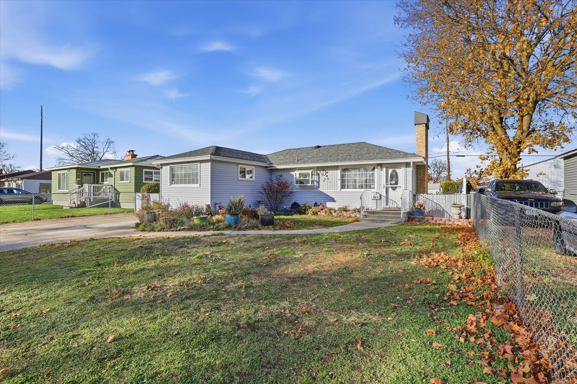 1423 E LACROSSE Ave - Photo 3