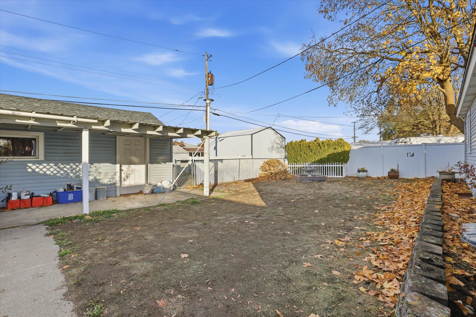 1423 E LACROSSE Ave - Photo 24