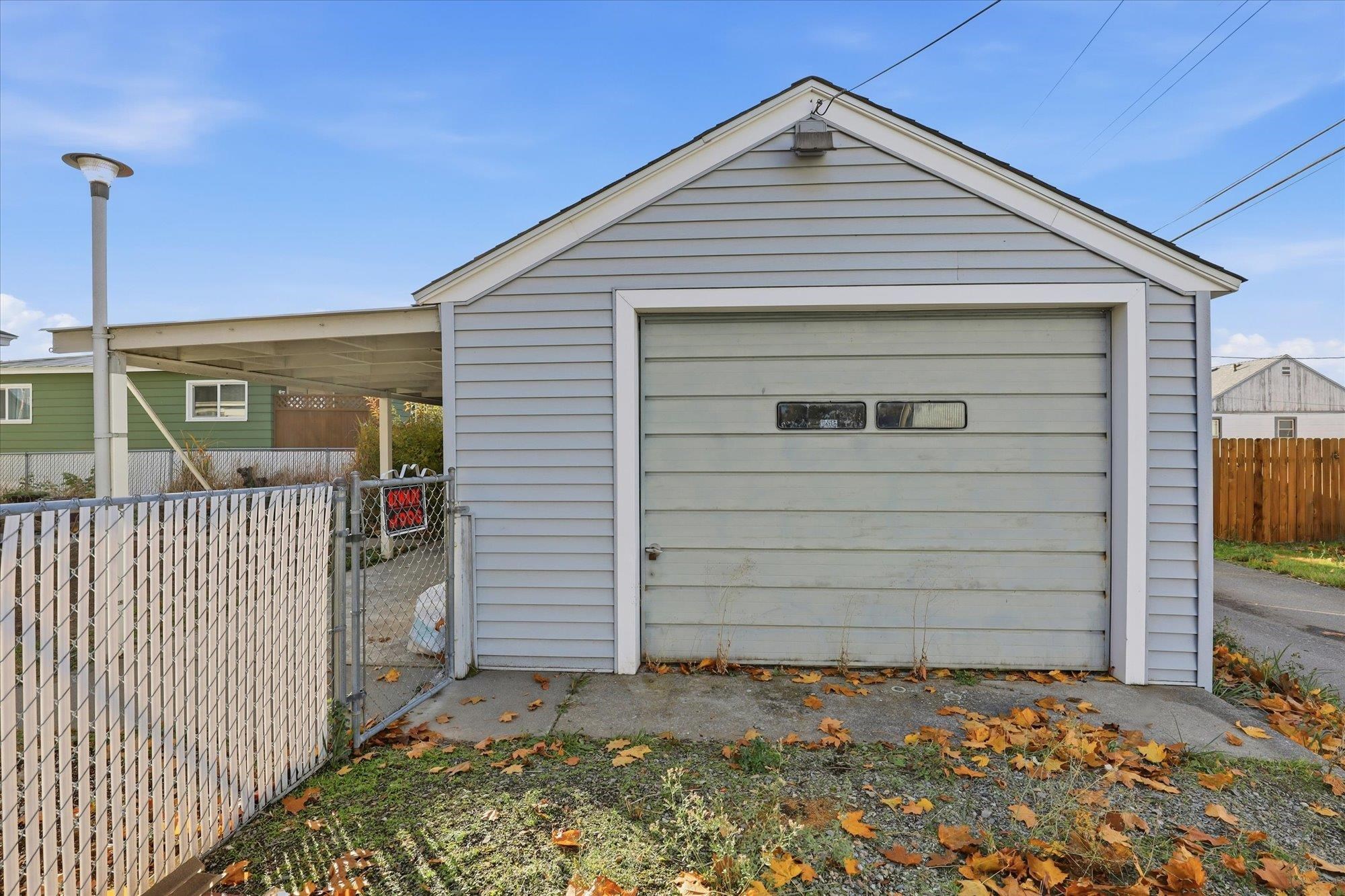1423 E LACROSSE Ave - Photo 29