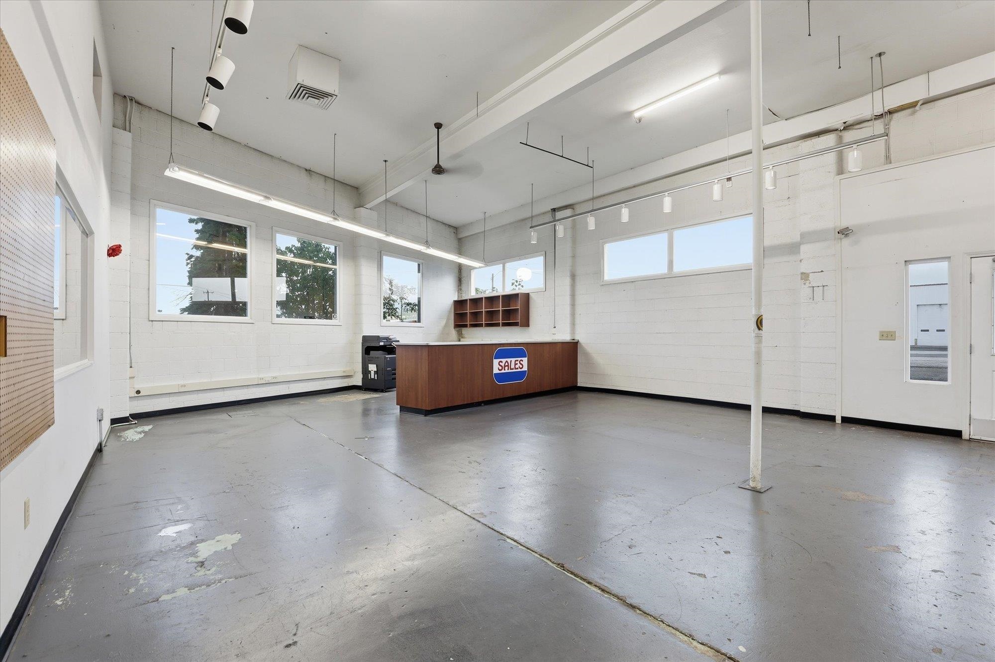 3626 E Trent Ave - Photo 3