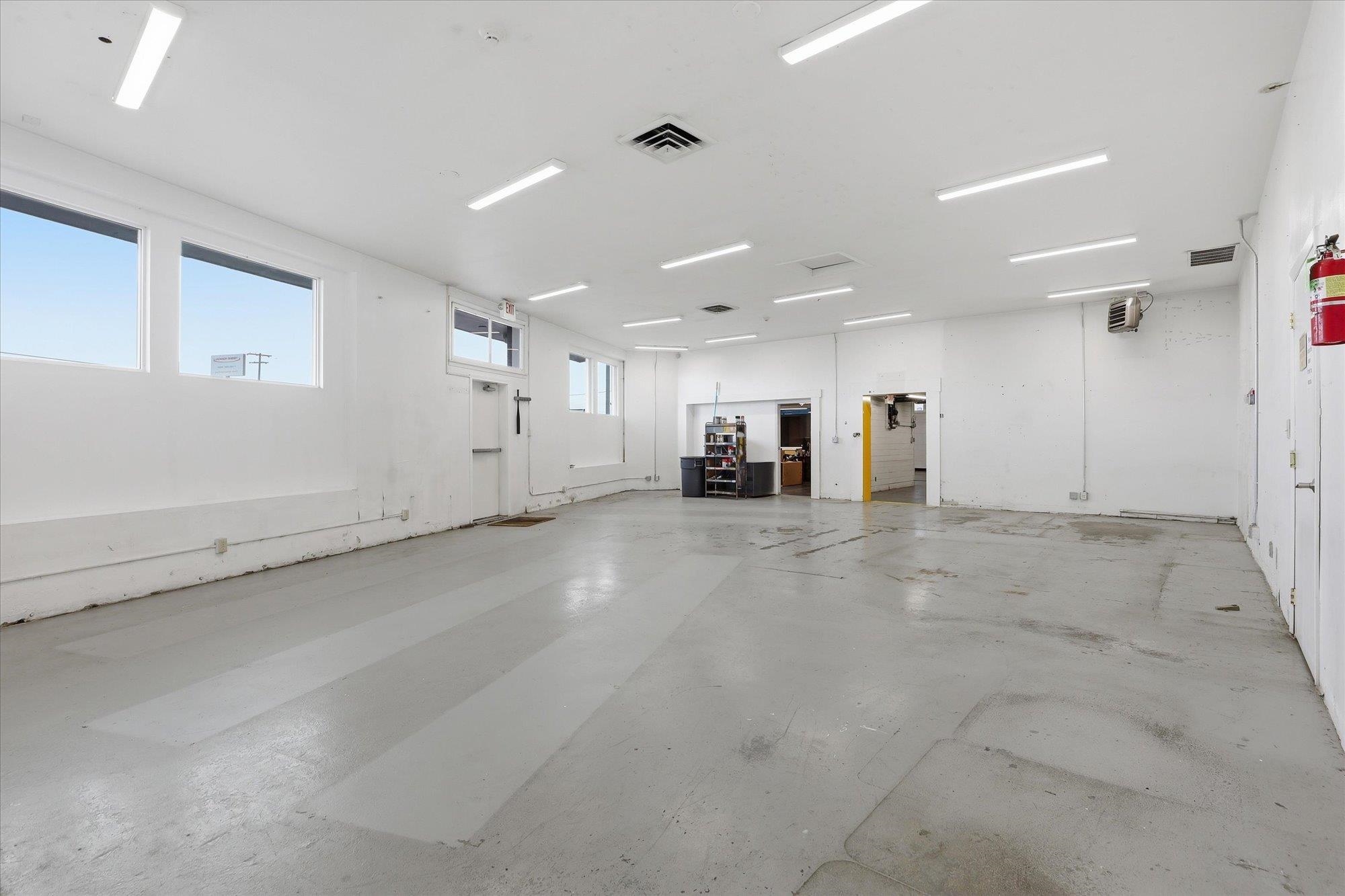 3626 E Trent Ave - Photo 9