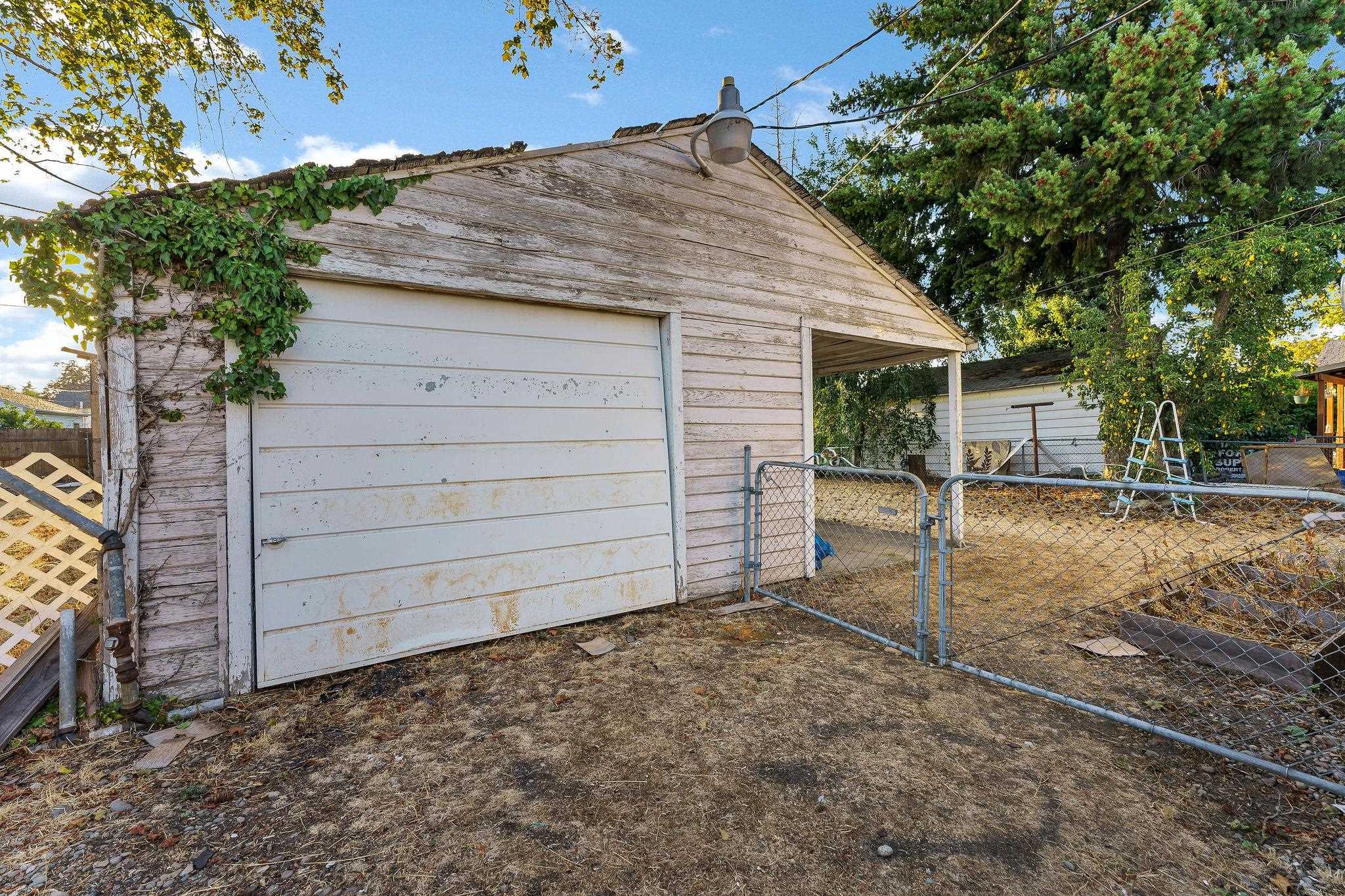 1737 N Smith St - Photo 34