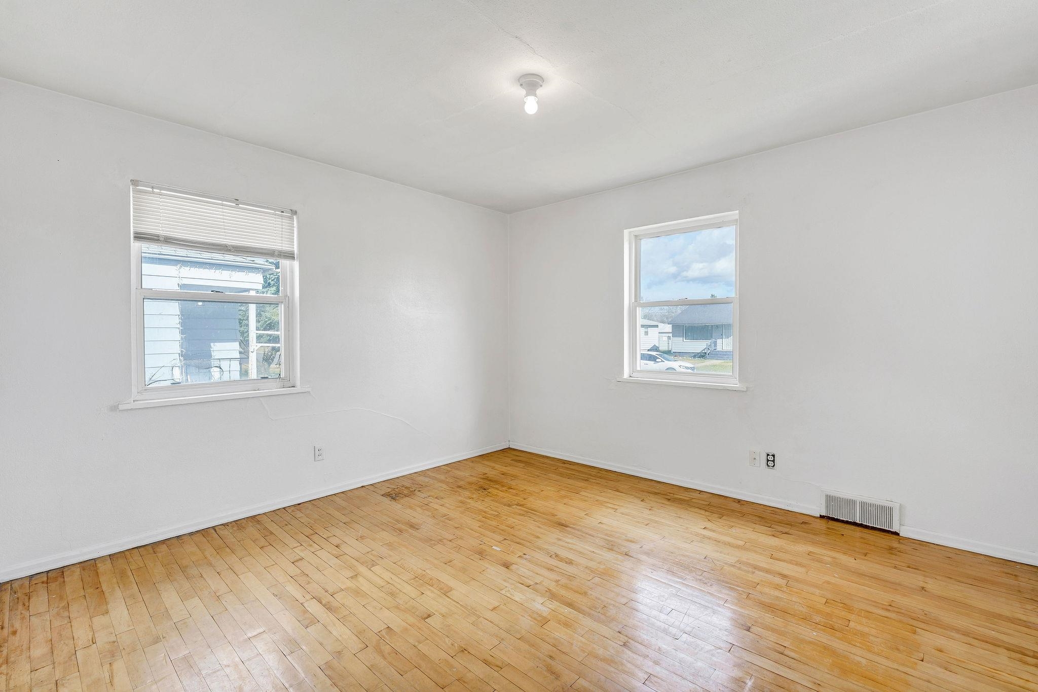 1737 N Smith St - Photo 9