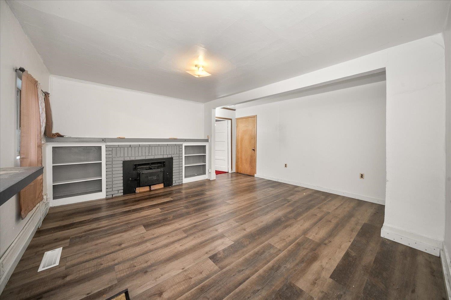 2424 E Mission Ave - Photo 2