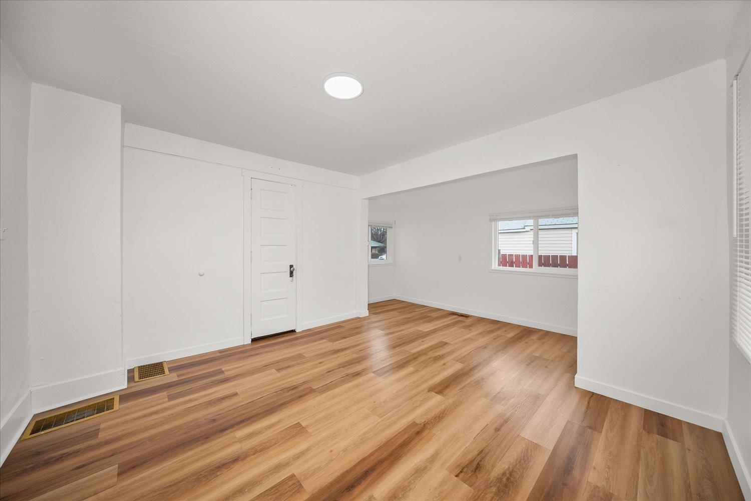 2424 E Mission Ave - Photo 12