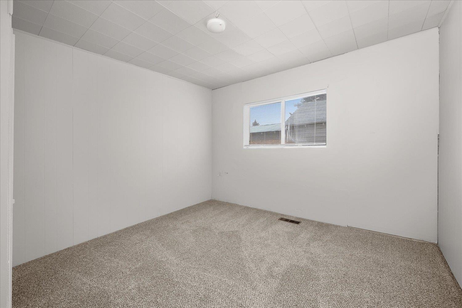 2424 E Mission Ave - Photo 18