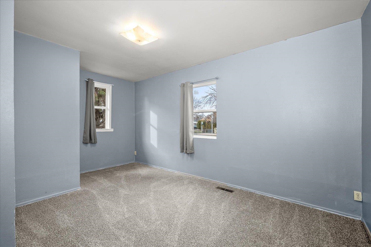 2424 E Mission Ave - Photo 25