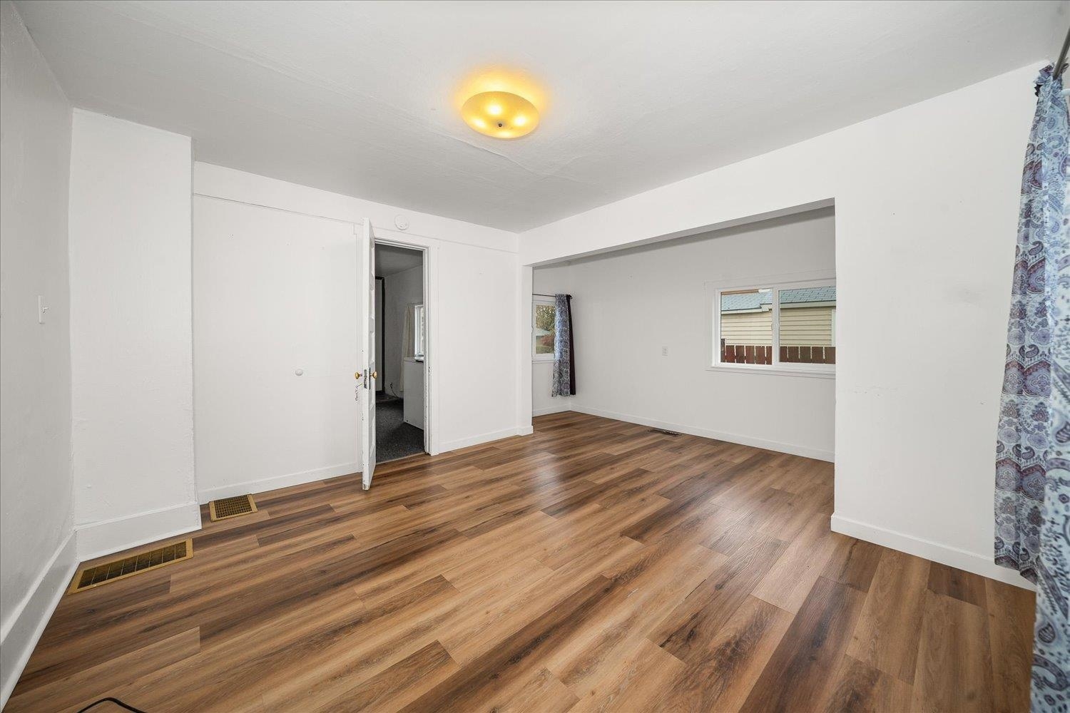 2424 E Mission Ave - Photo 5