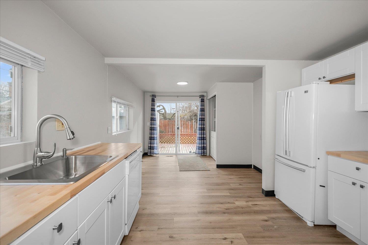 2424 E Mission Ave - Photo 6