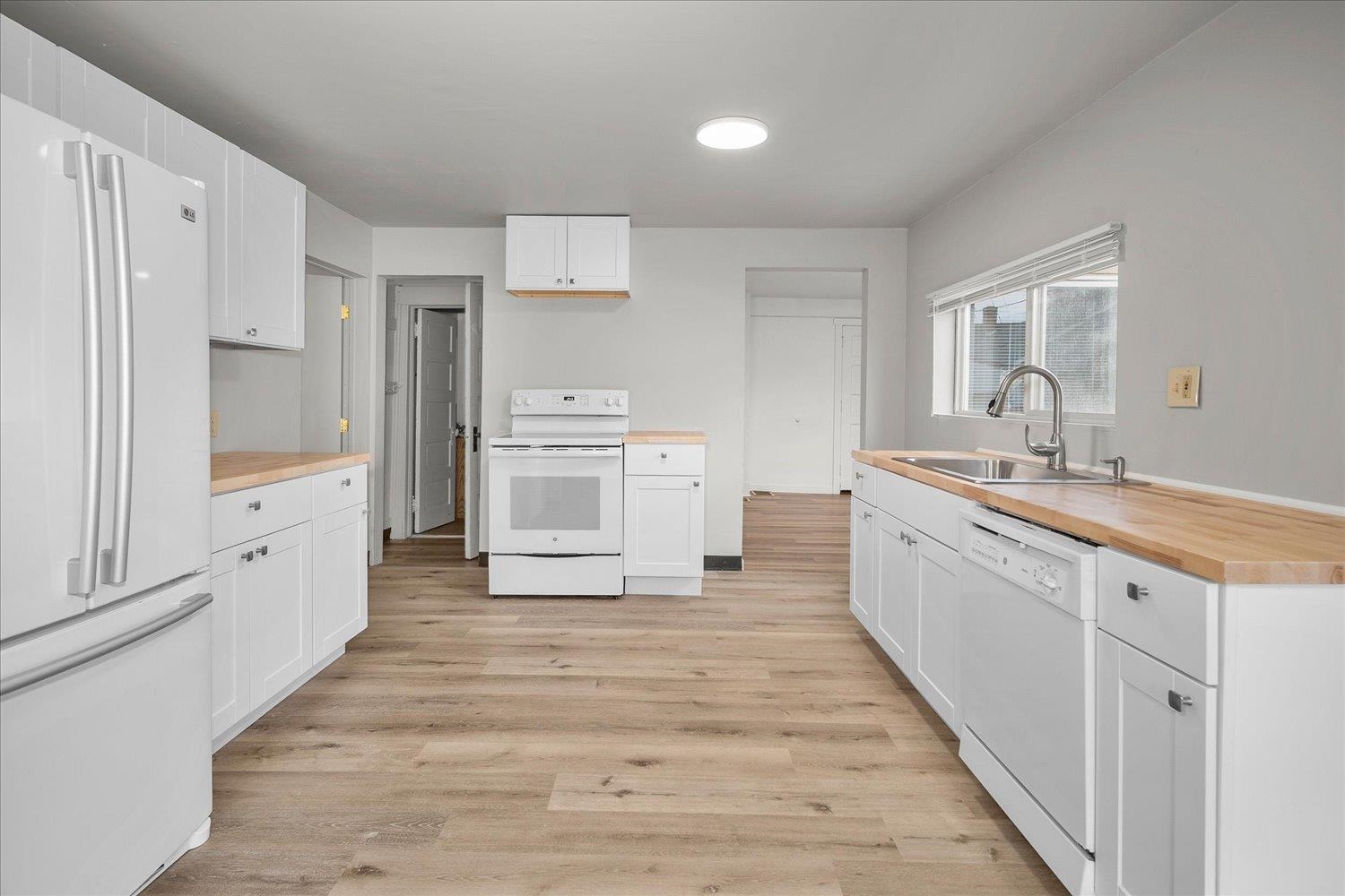 2424 E Mission Ave - Photo 9