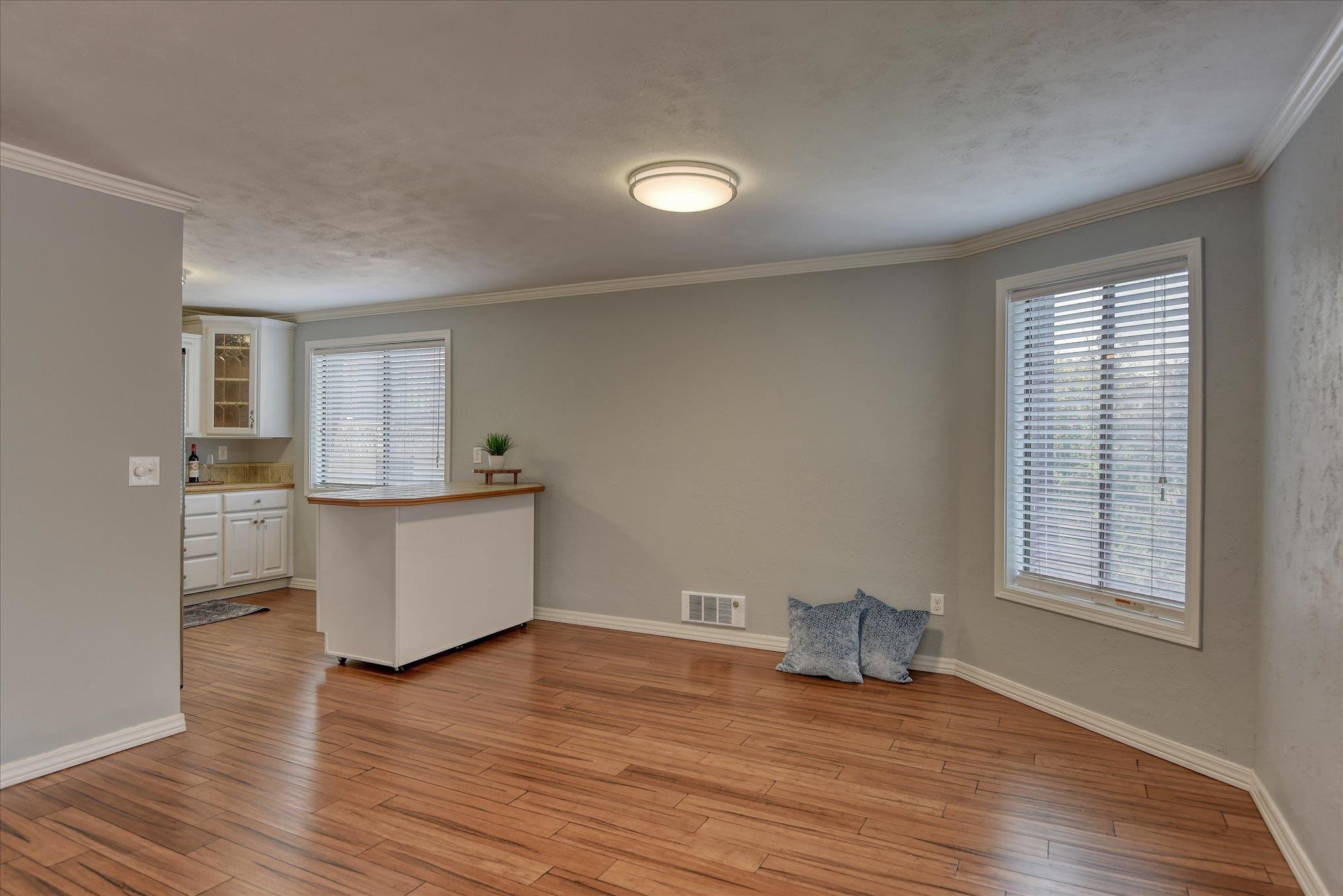 620 W 7th Ave - Photo 11