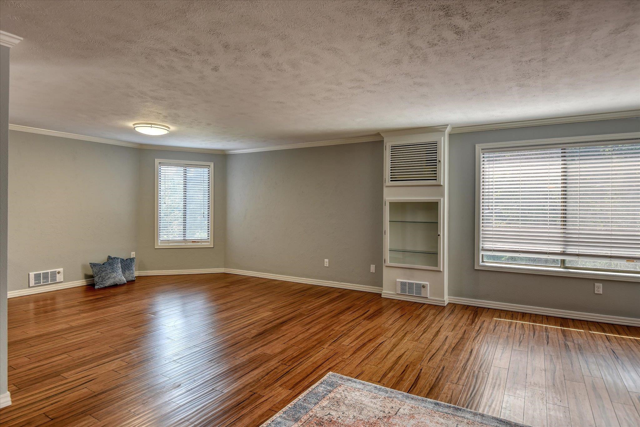 620 W 7th Ave - Photo 8