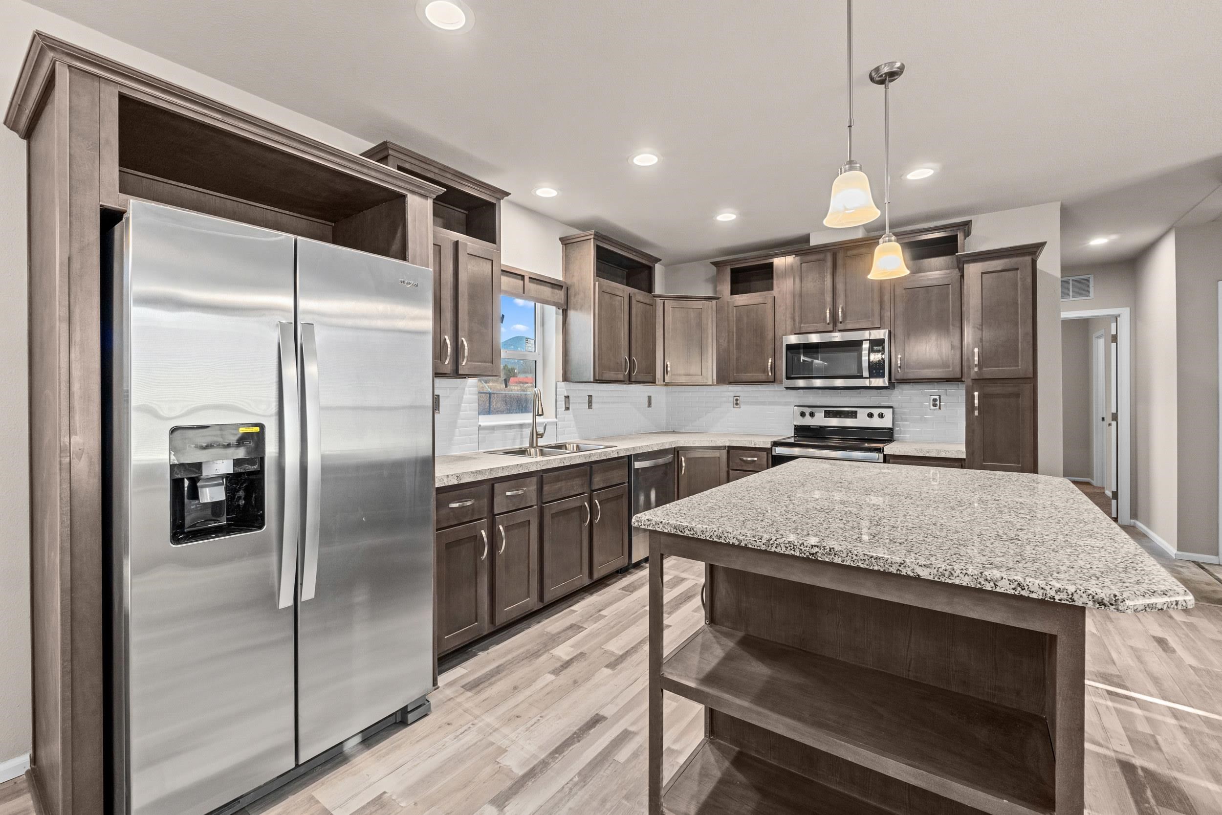 906 Valley Ave - Photo 1