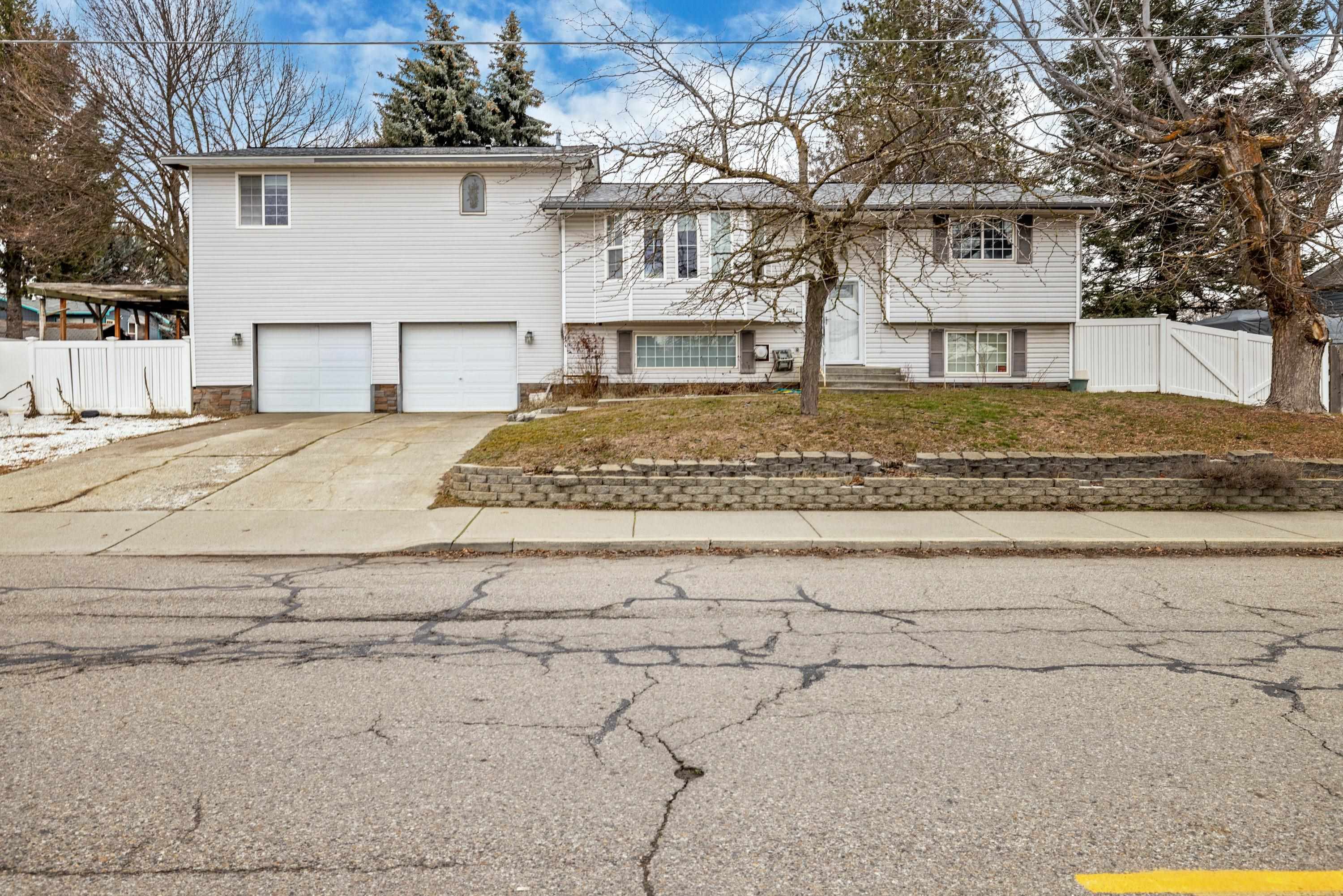 14315 E 24th Ave - Photo 2