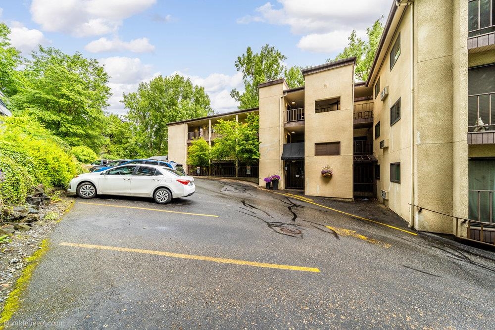707 W 6th Ave - Photo 2