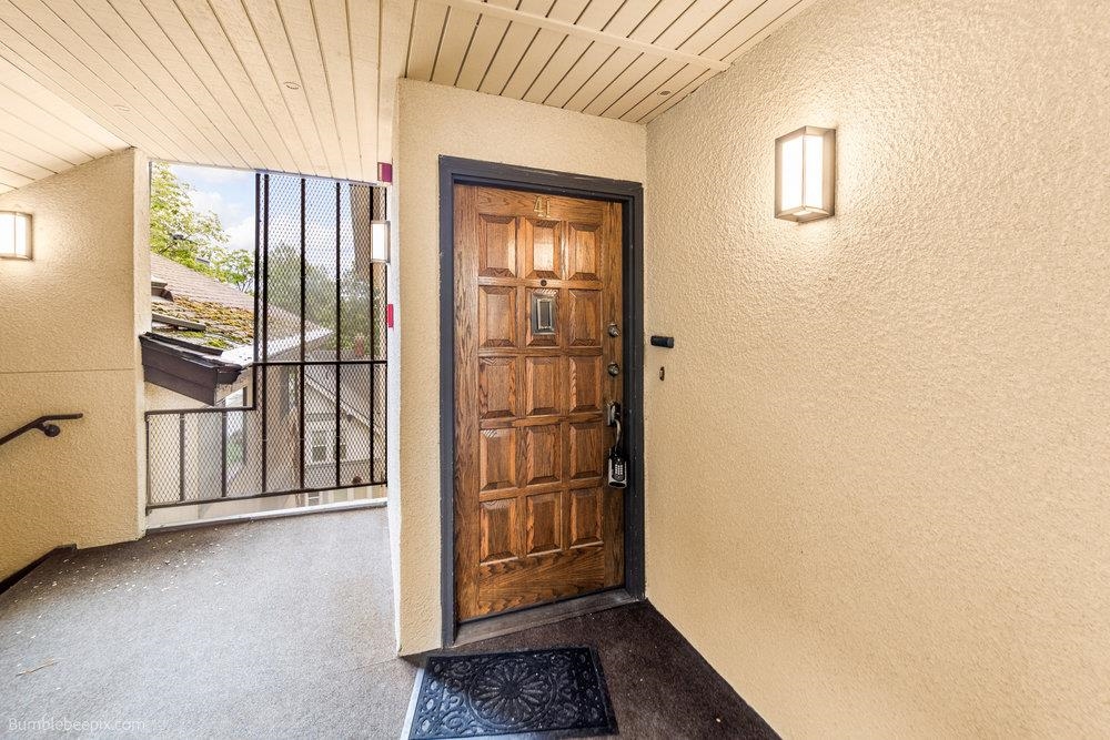 707 W 6th Ave - Photo 4