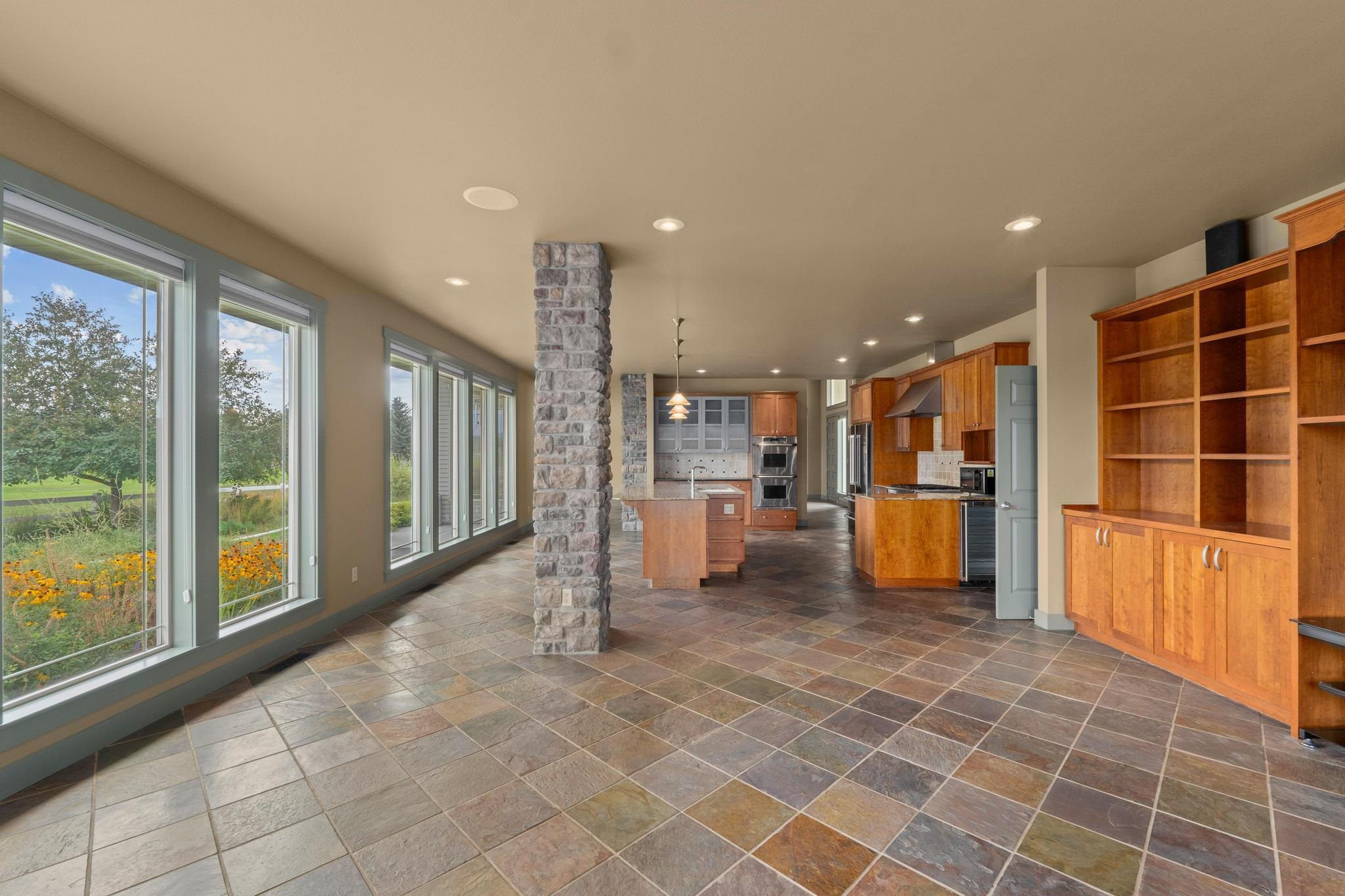 1900 Tamarack St - Photo 11