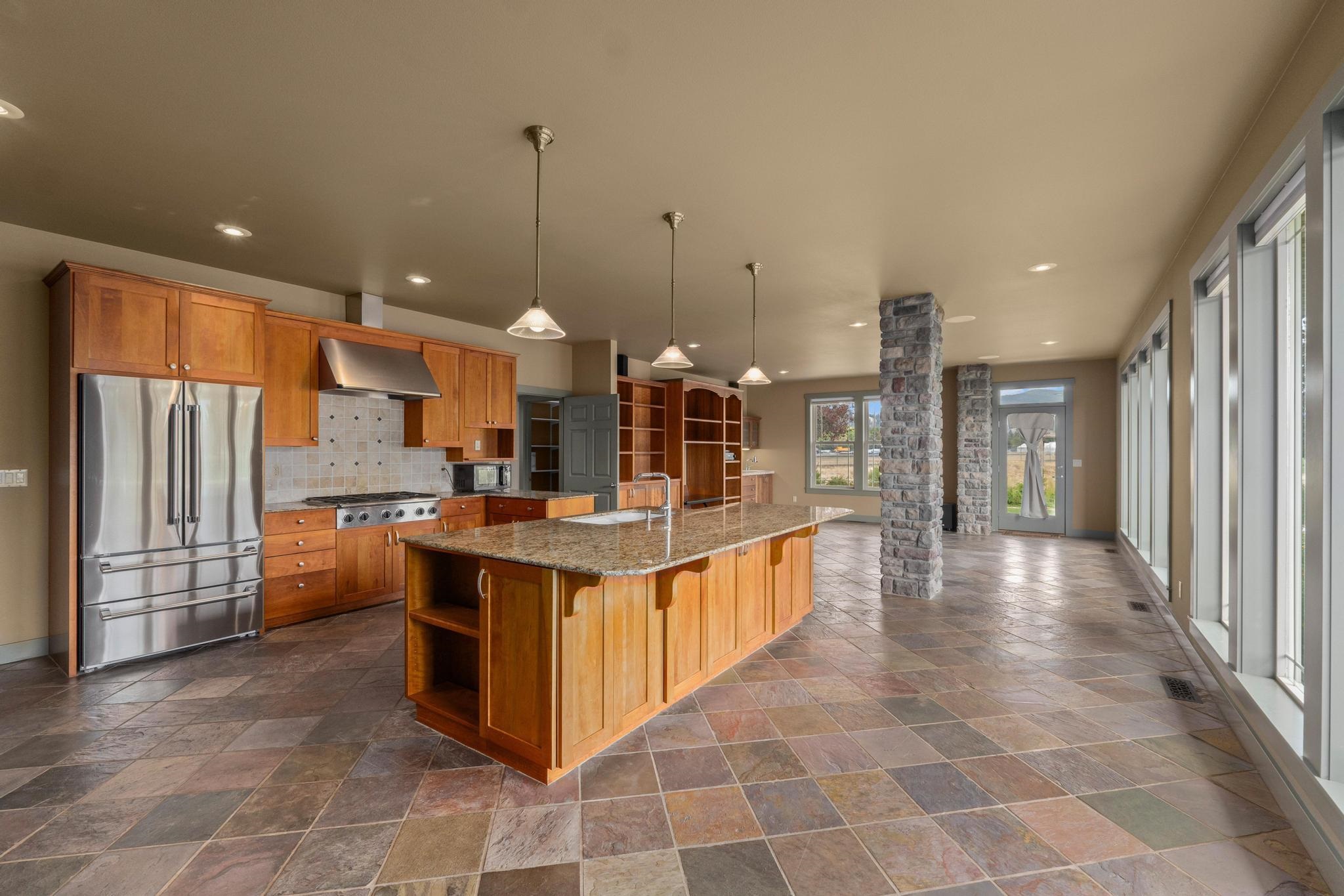 1900 Tamarack St - Photo 12