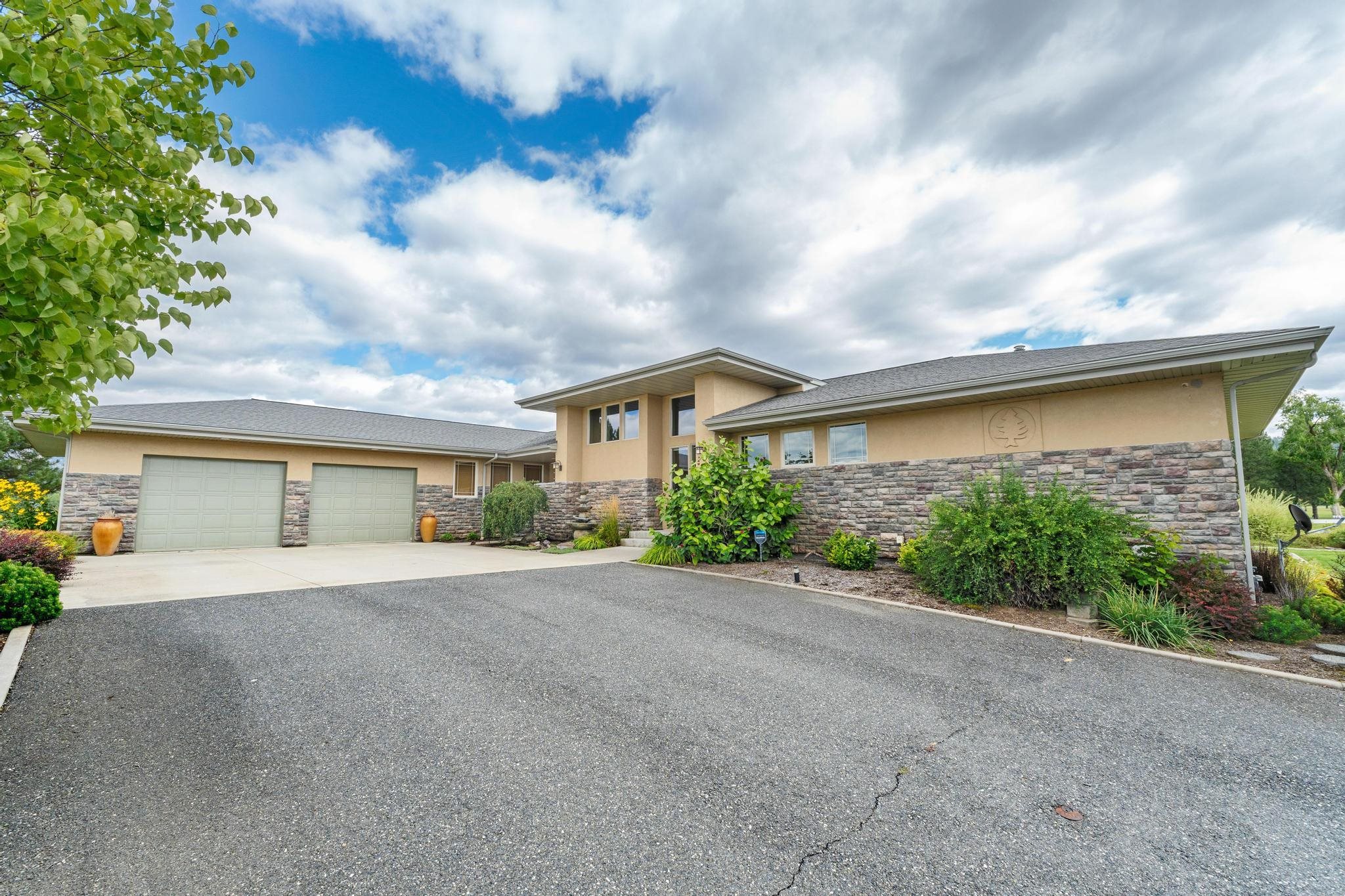 1900 Tamarack St - Photo 4