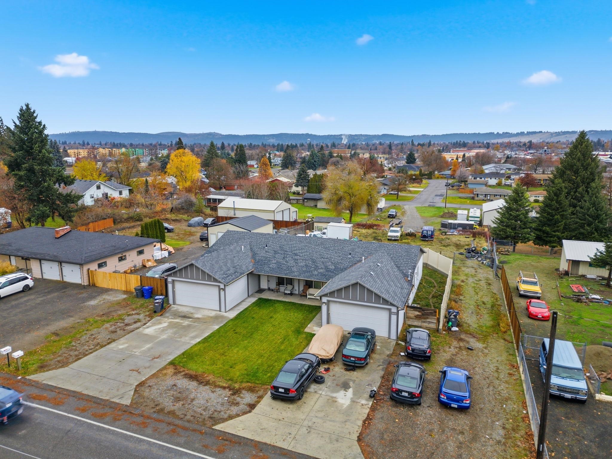 10413/10415 E 8th Ave - Photo 1
