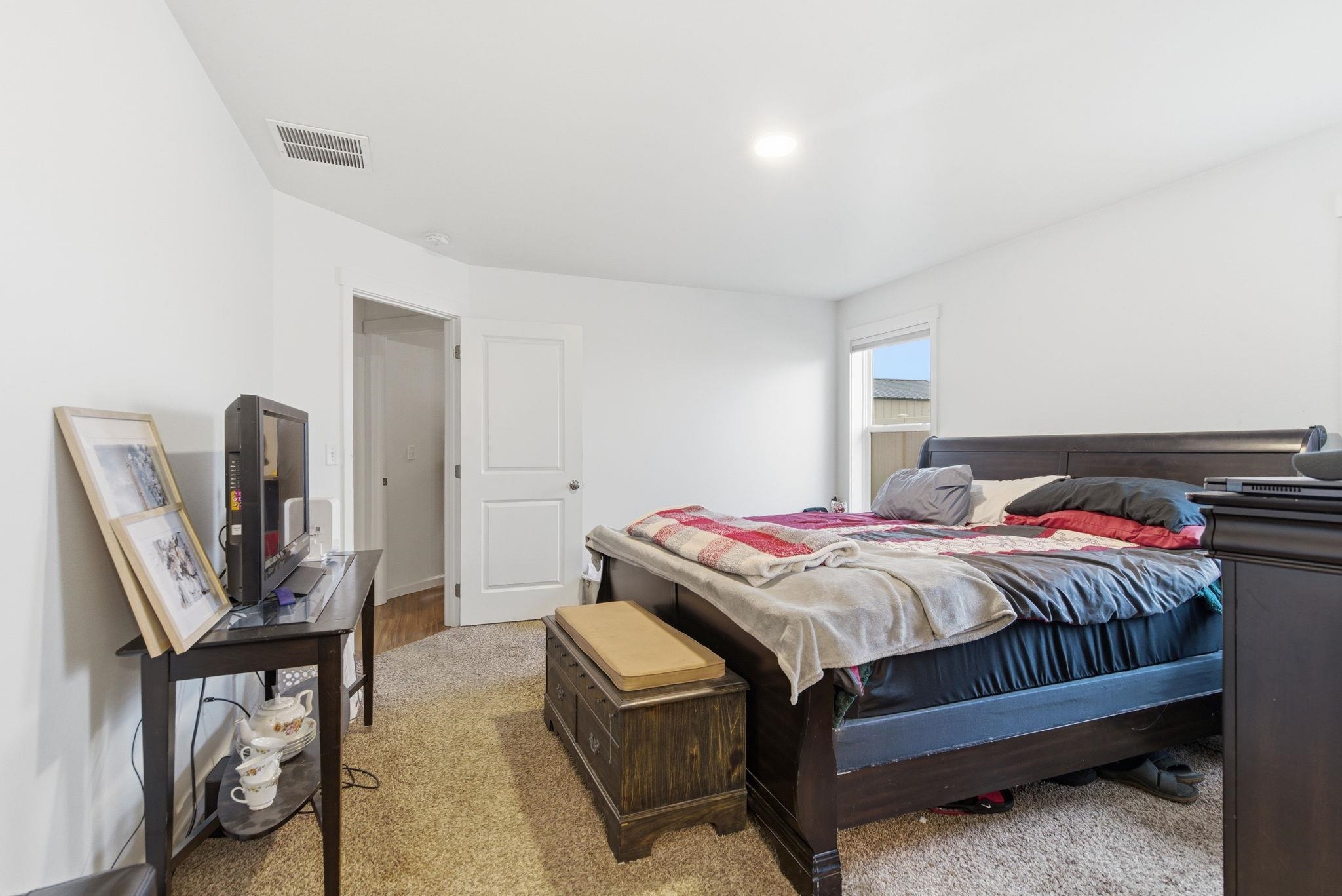 10413/10415 E 8th Ave - Photo 16