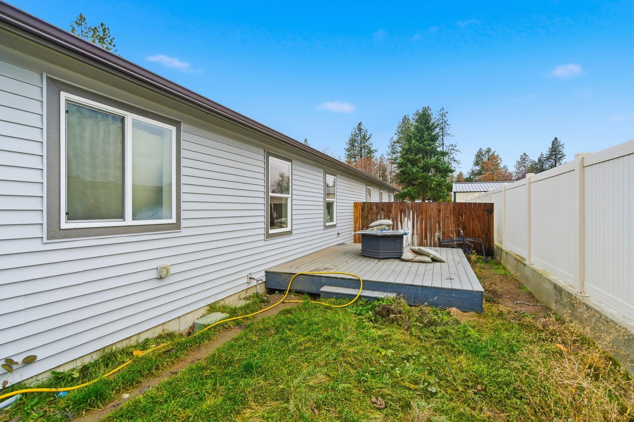 10413/10415 E 8th Ave - Photo 26